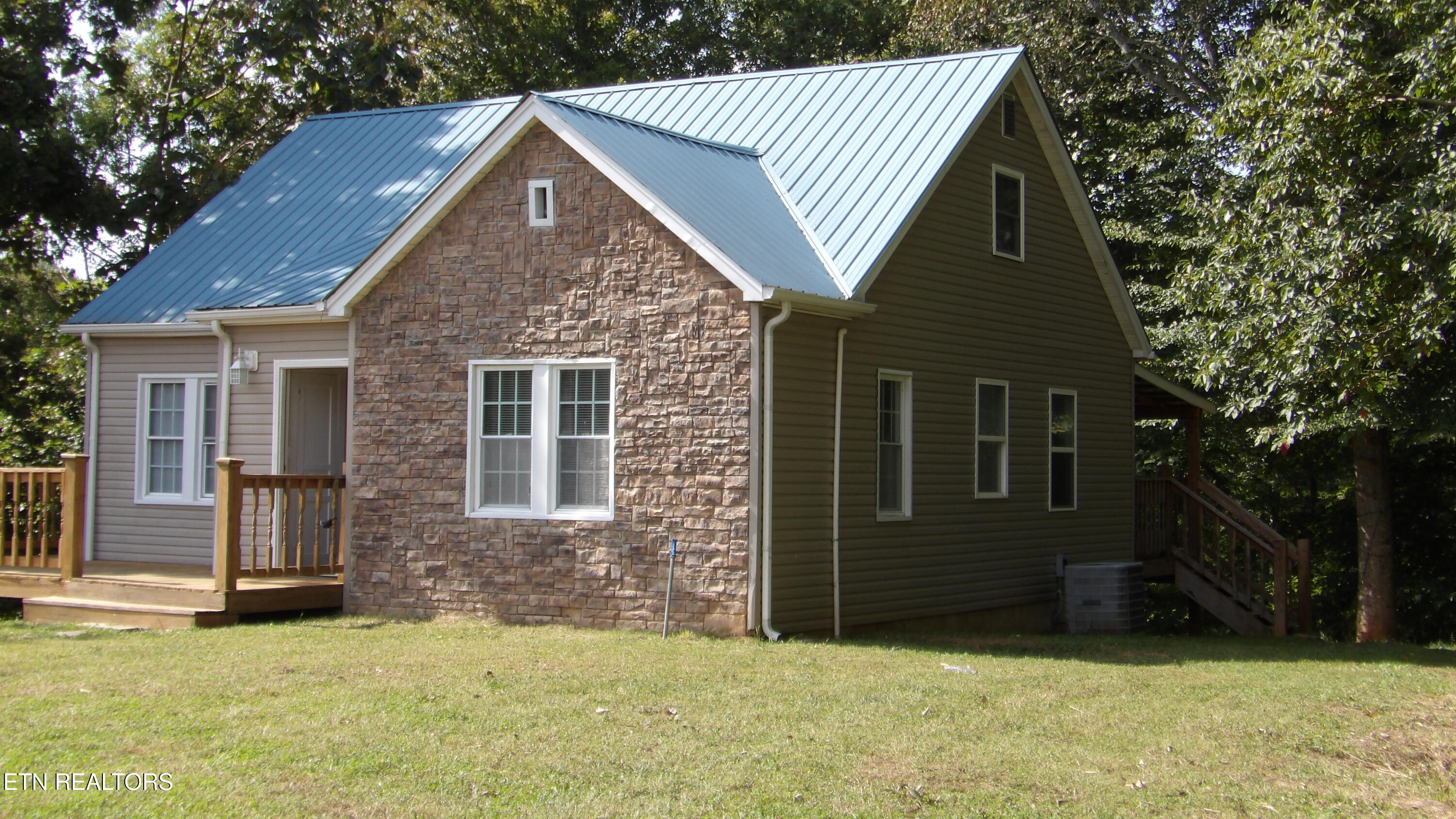 4179 Old Livingston Highway Celina TN 38551