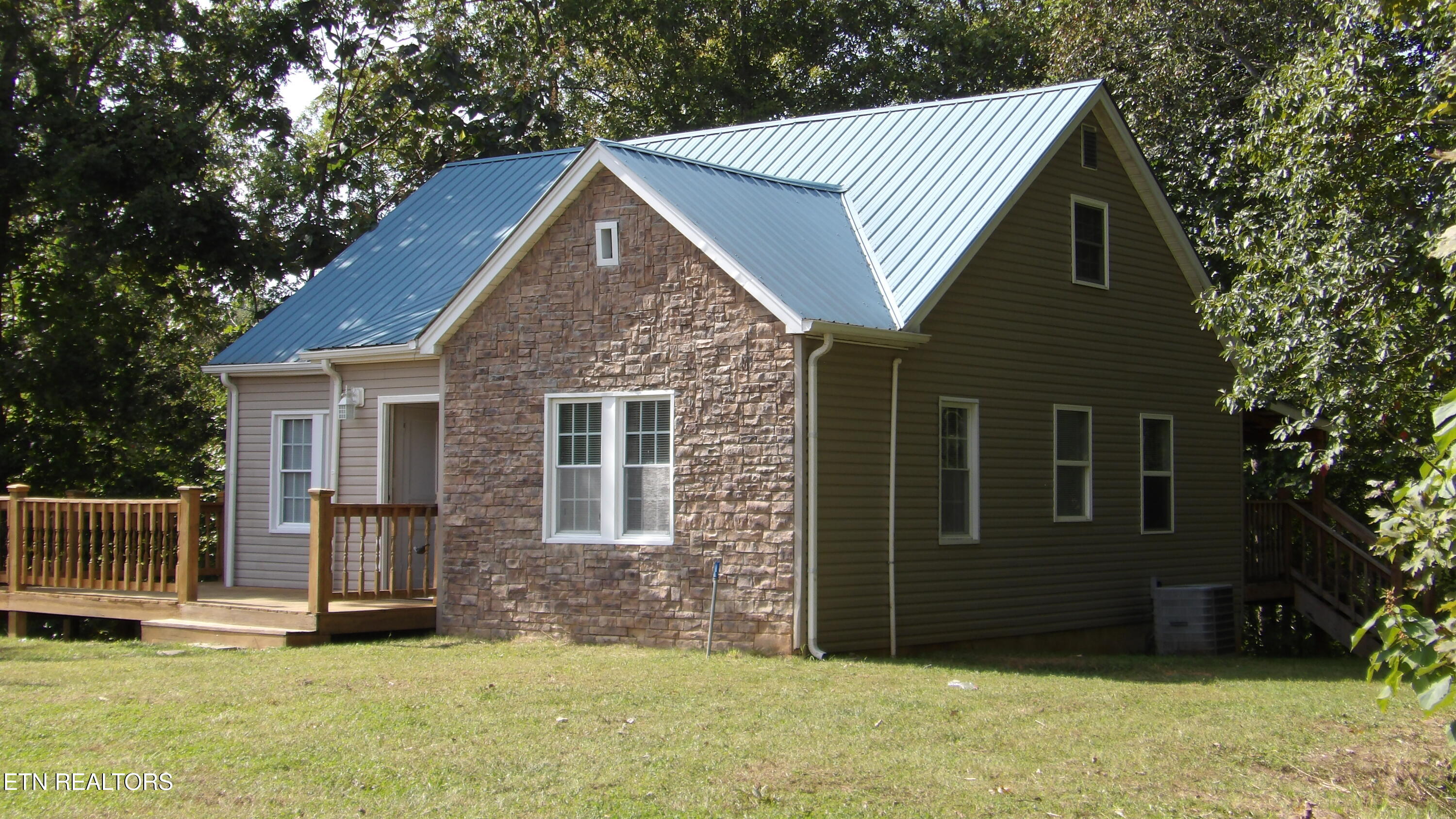 4179 Old Livingston Highway Celina TN 38551