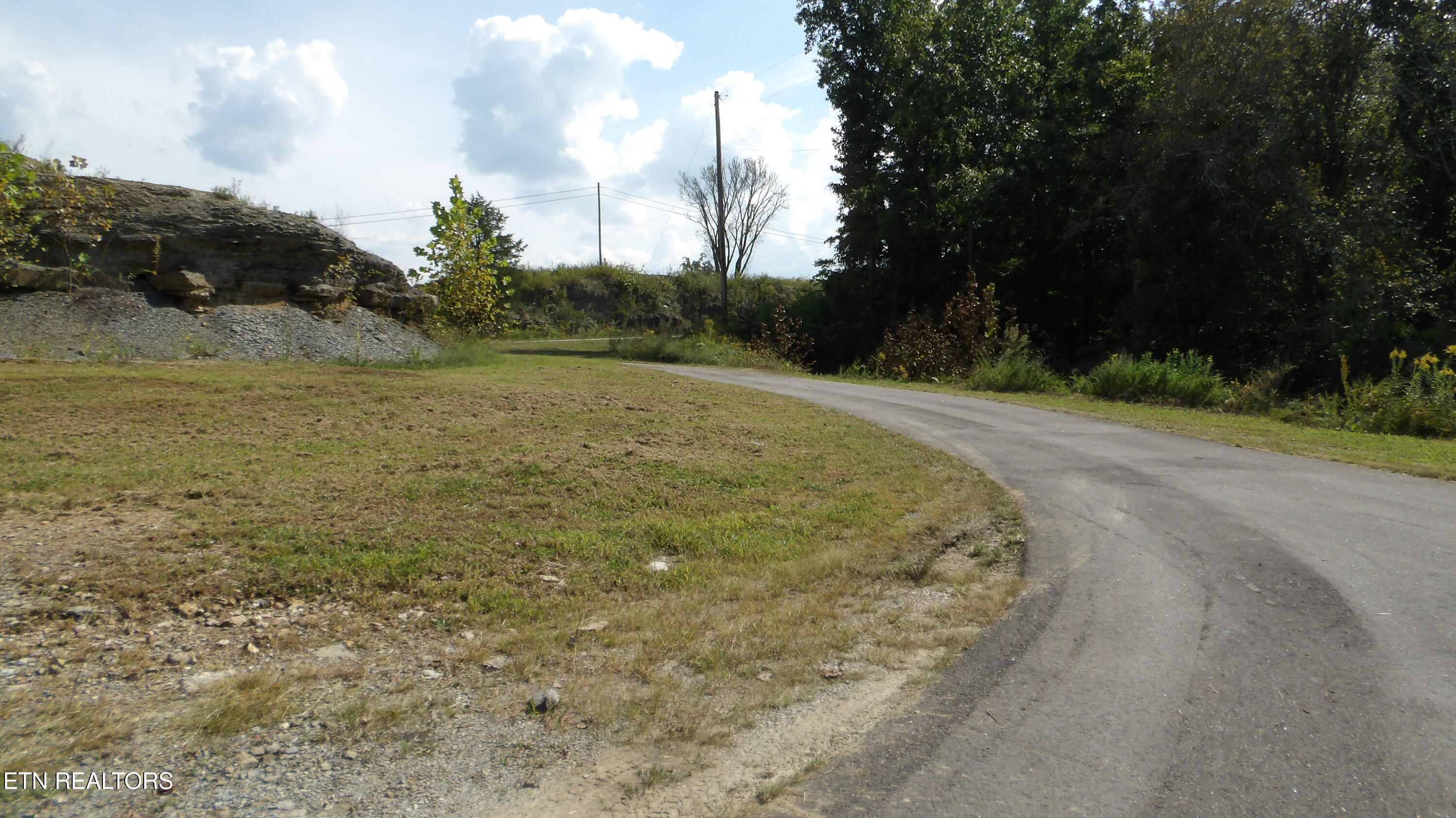 4179 Old Livingston Highway Celina TN 38551
