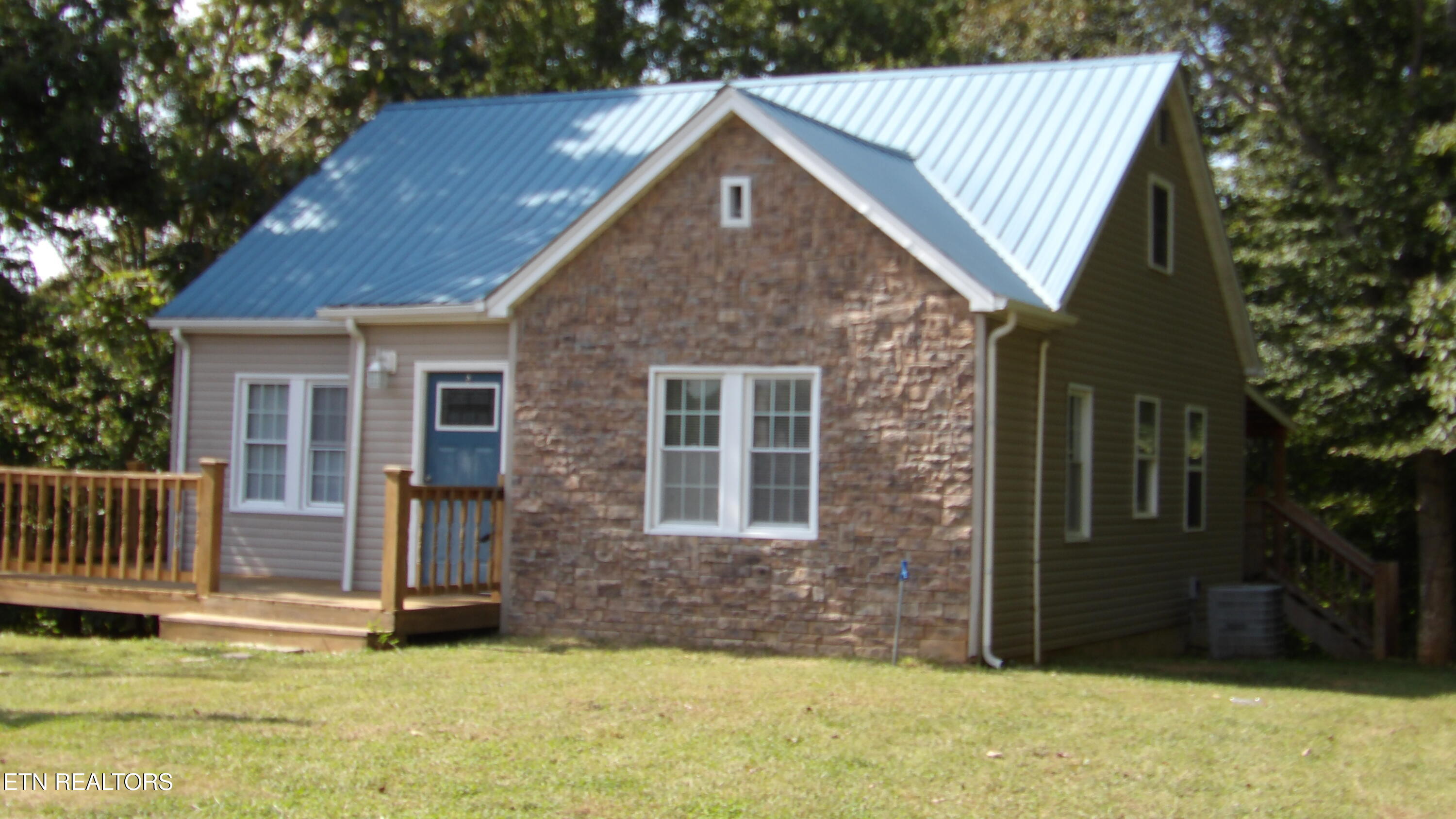 4179 Old Livingston Highway Celina TN 38551