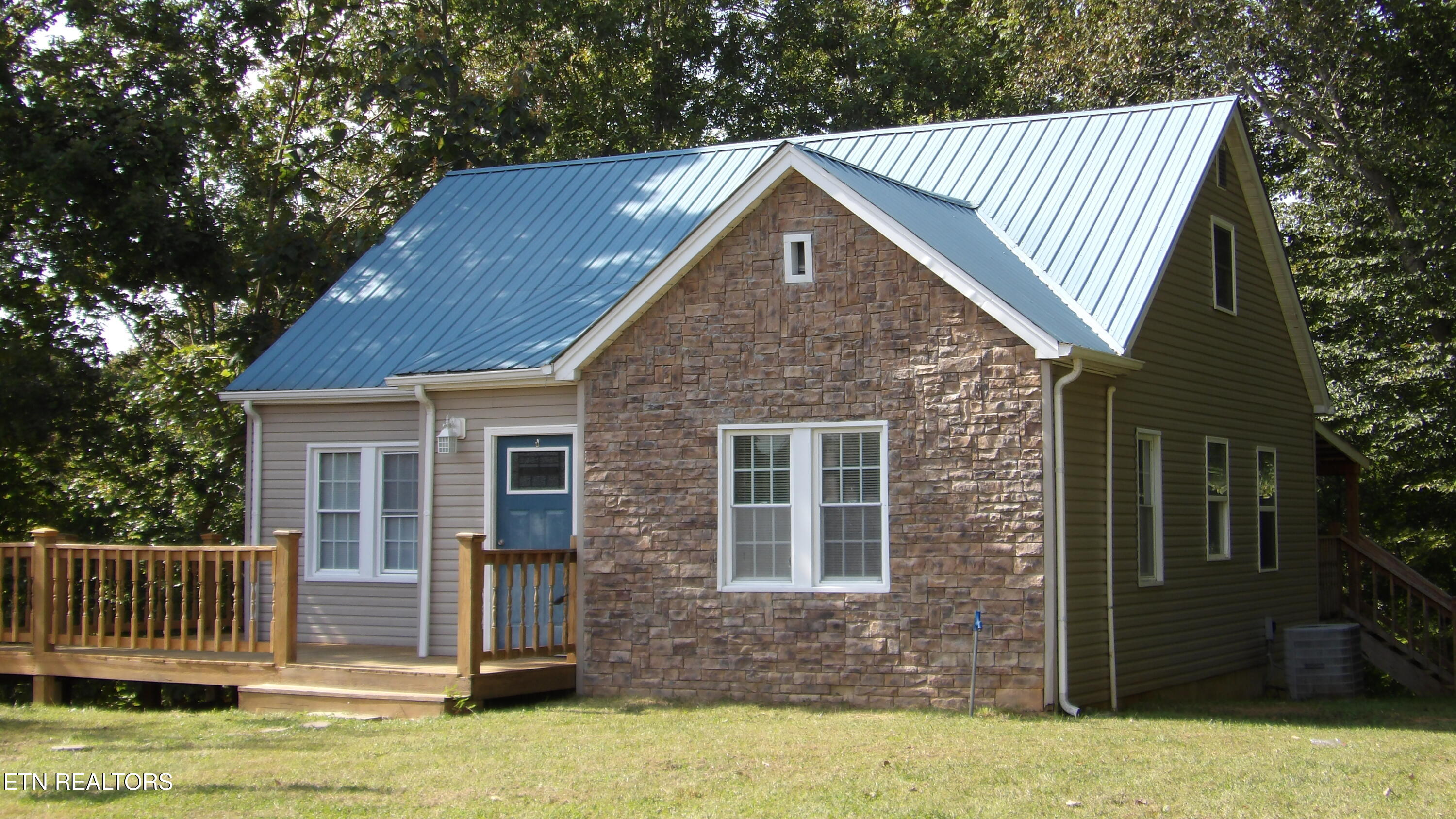 4179 Old Livingston Highway Celina TN 38551