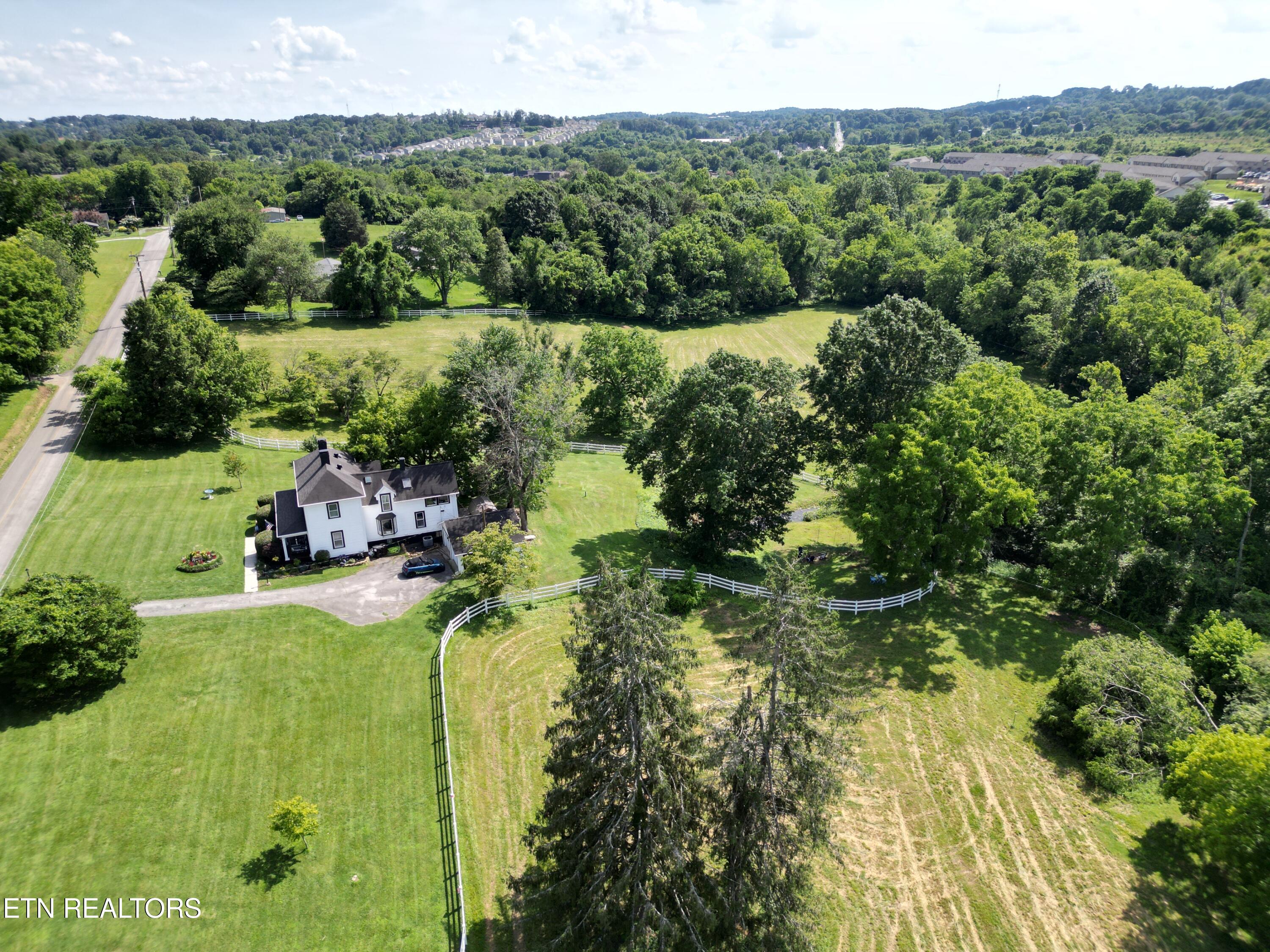 3287 W Town Creek Road Lenoir City TN 37771