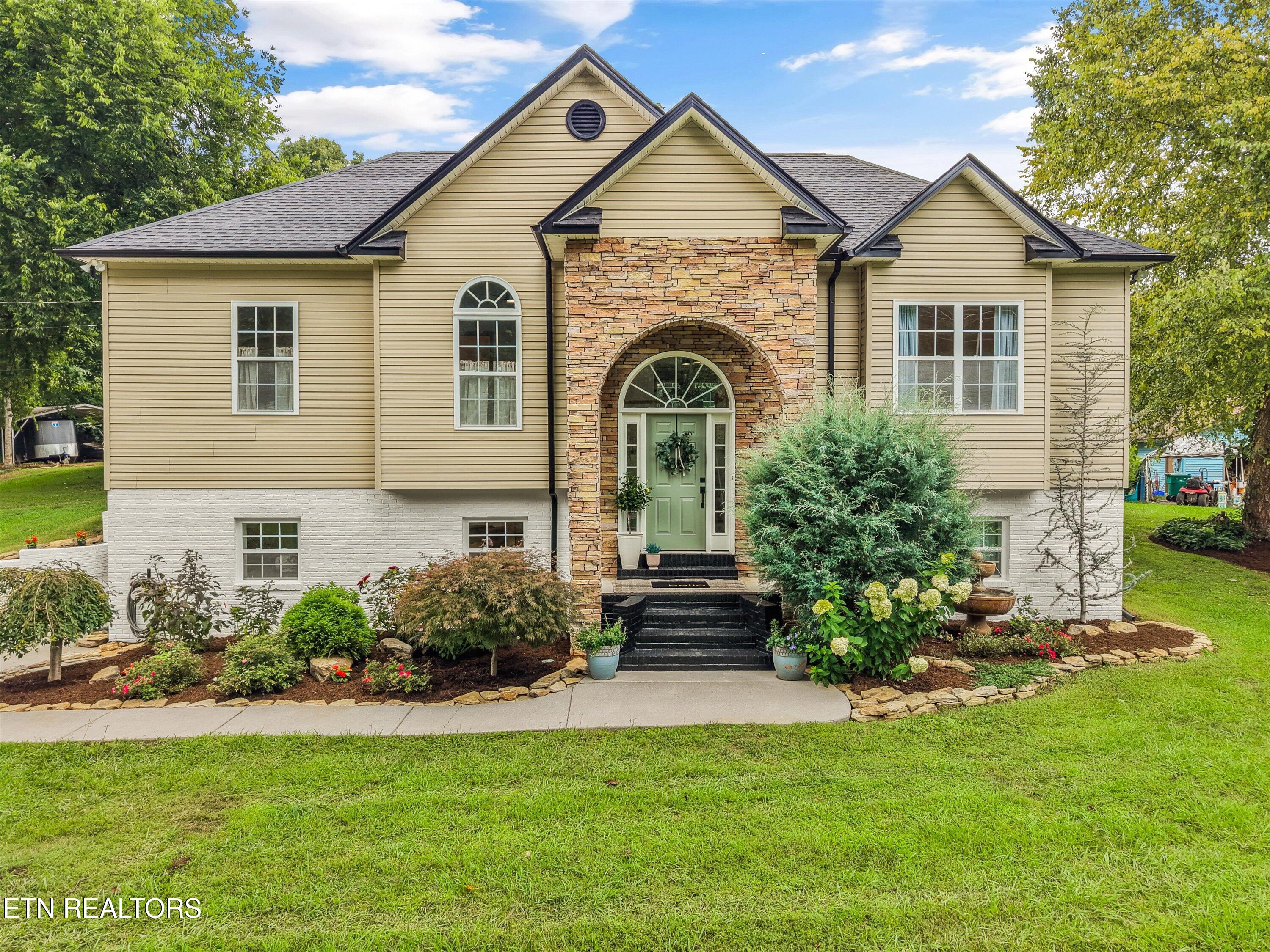 622 S Old Sevierville Pike Seymour TN 37865