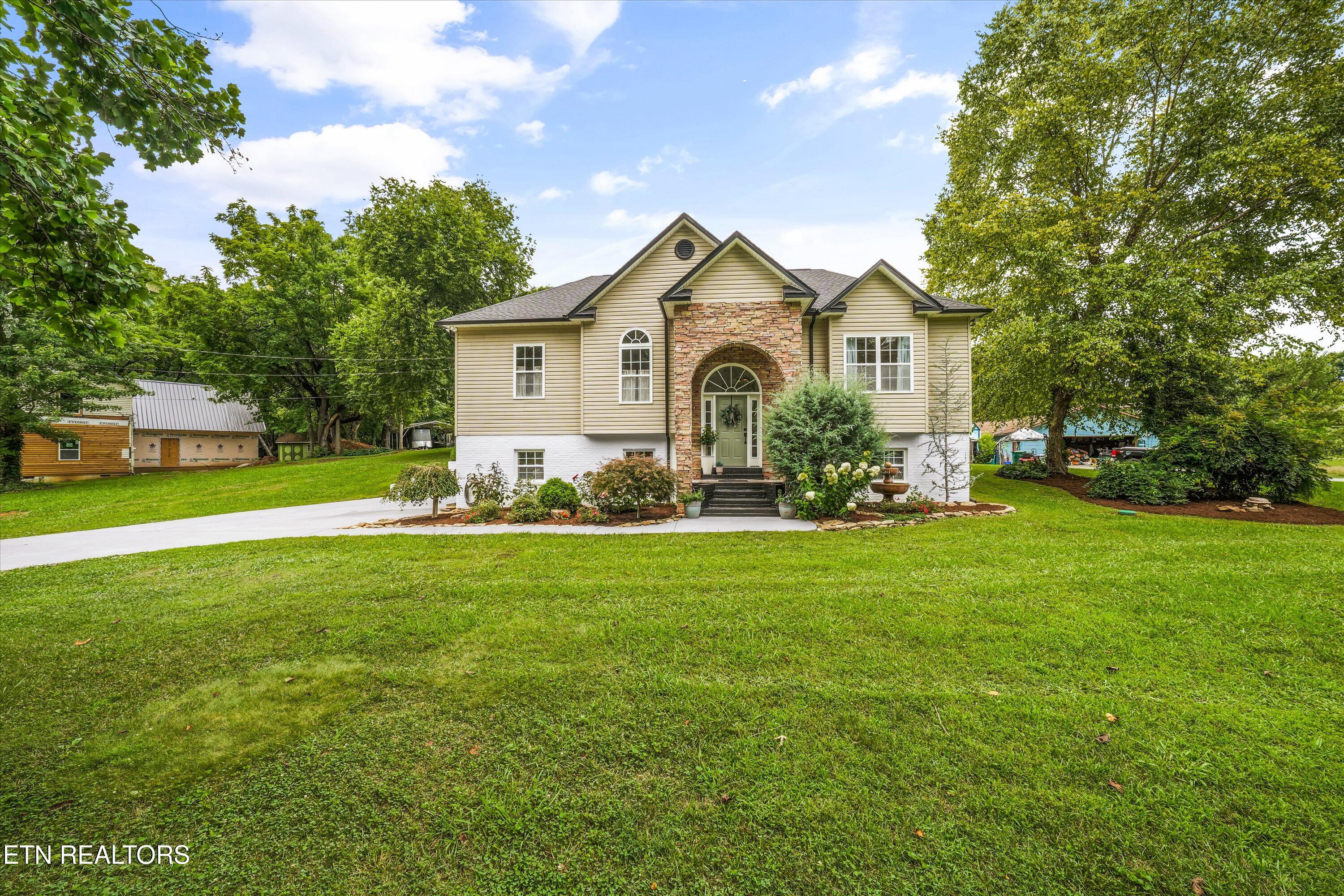 622 S Old Sevierville Pike Seymour TN 37865