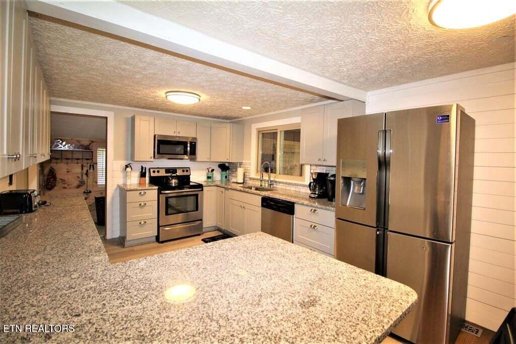 3310 Winston Street Pigeon Forge TN 37863