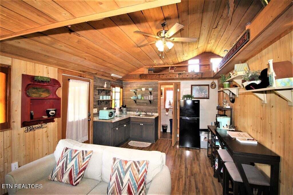 3310 Winston Street Pigeon Forge TN 37863