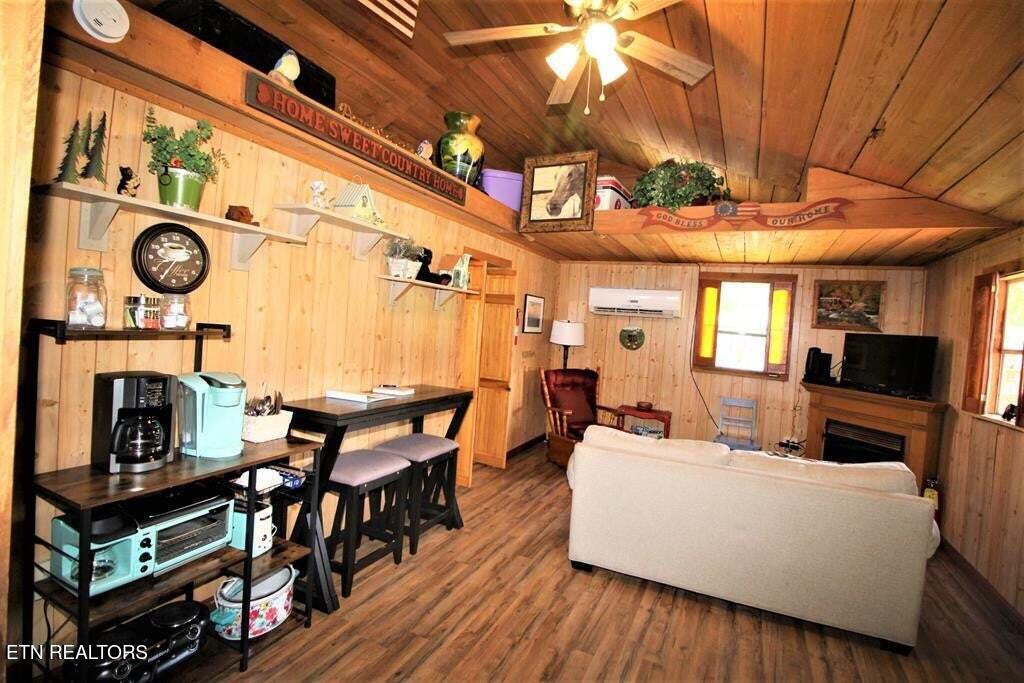 3310 Winston Street Pigeon Forge TN 37863