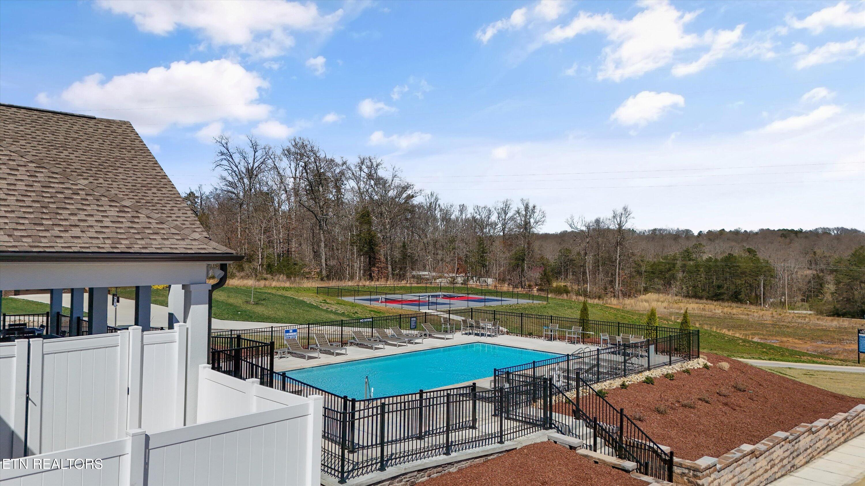 338 Trillium Trail Lenoir City TN 37771