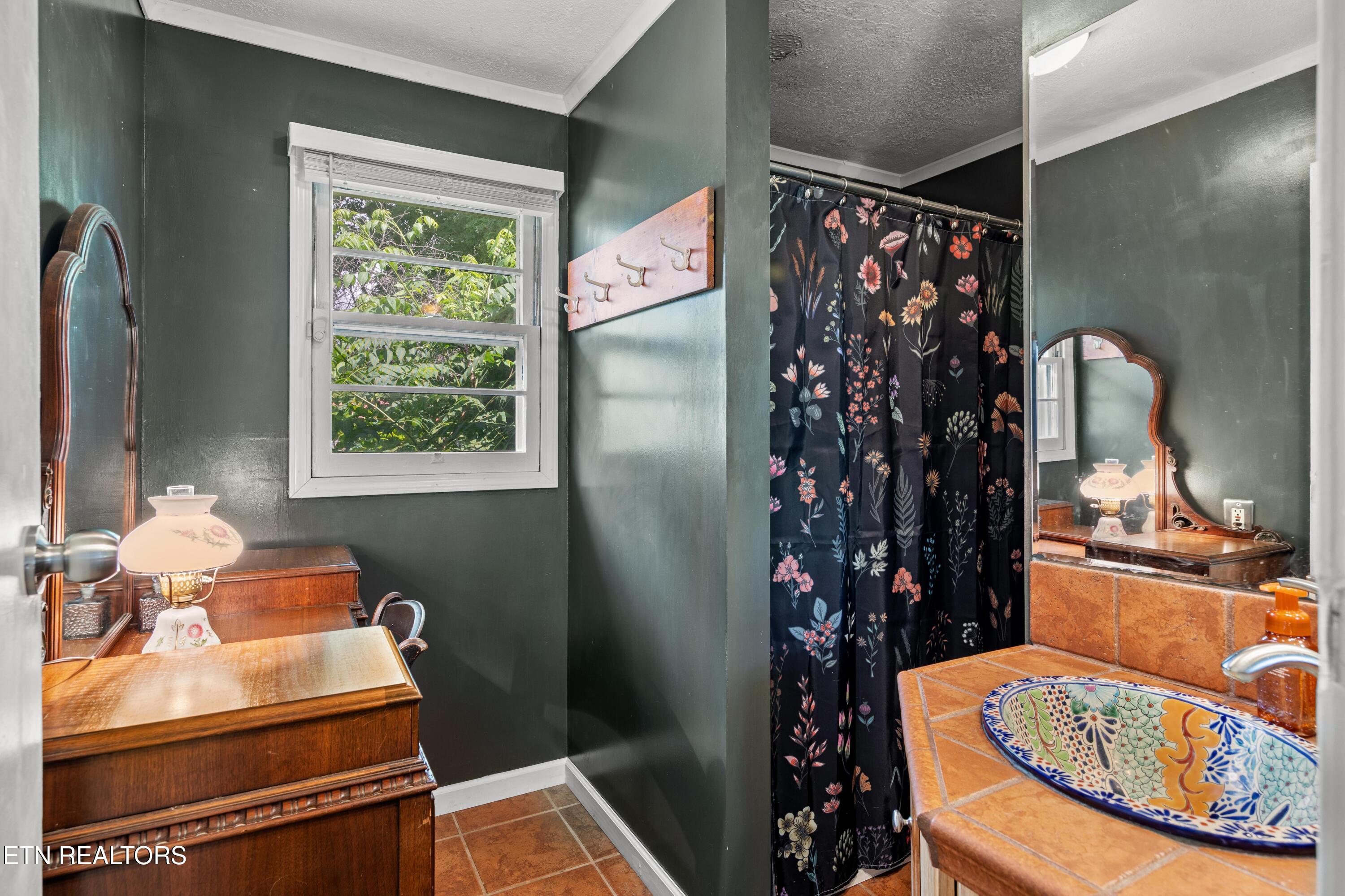 508 W Hemlock Street Lafollette TN 37766