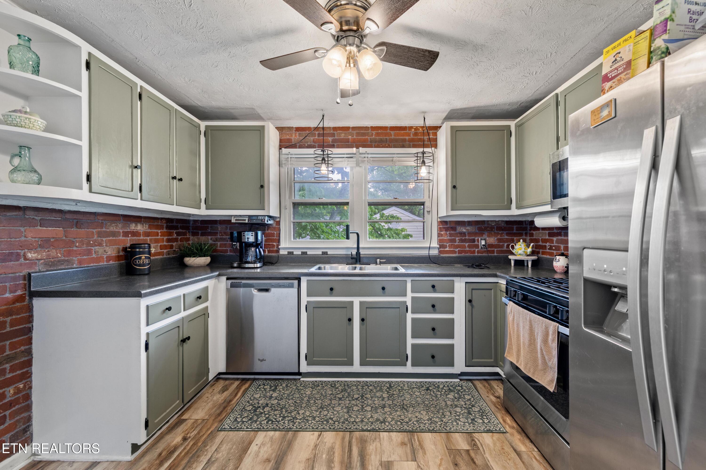 508 W Hemlock Street Lafollette TN 37766