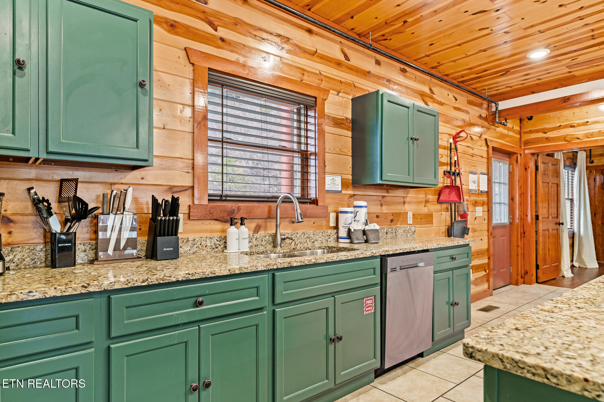 2324 Boulder Way Sevierville TN 37862