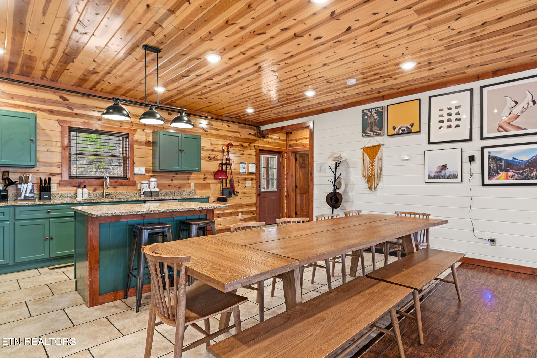 2324 Boulder Way Sevierville TN 37862