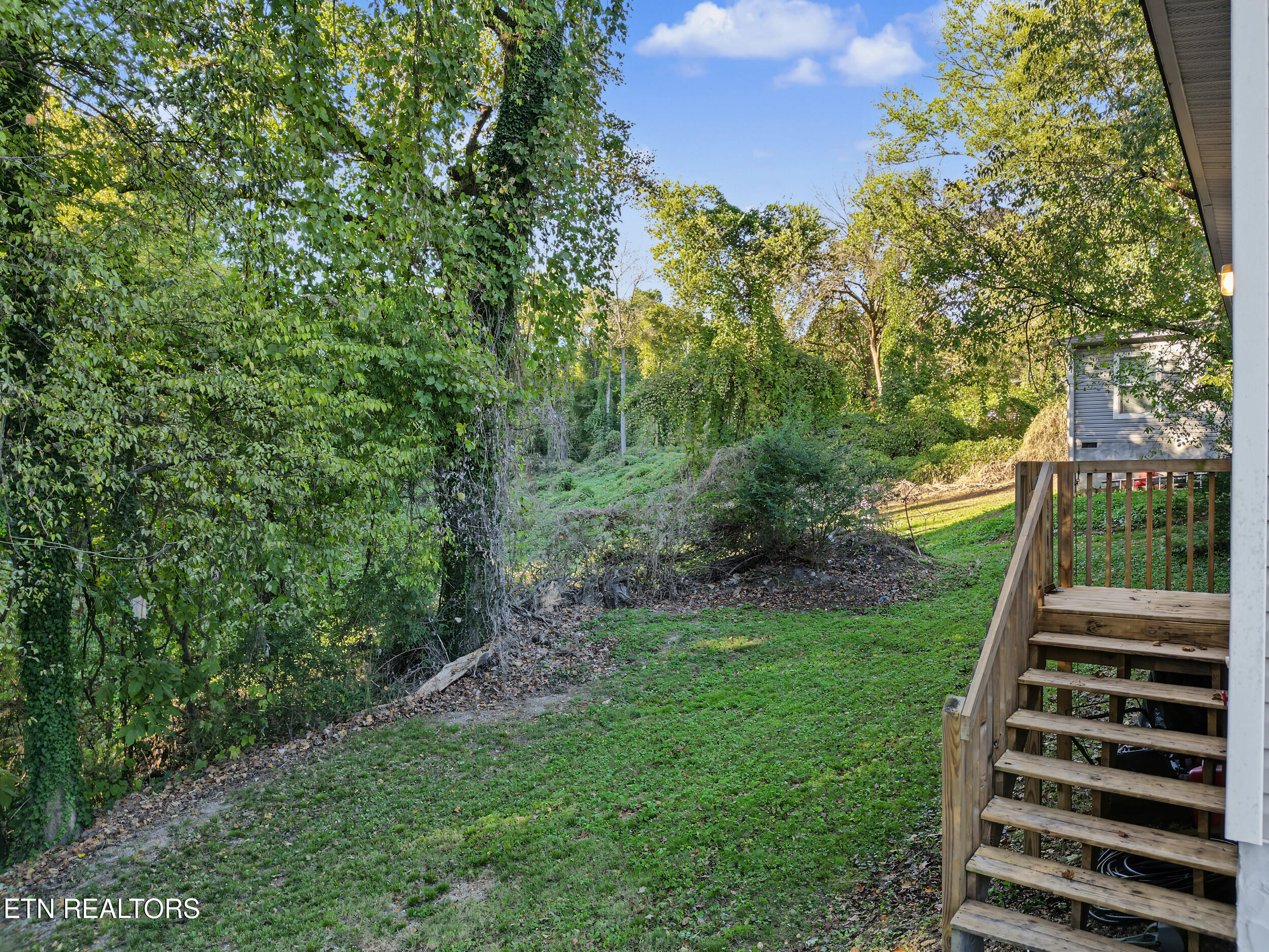 438 Jarnigan Street Clinton TN 37716