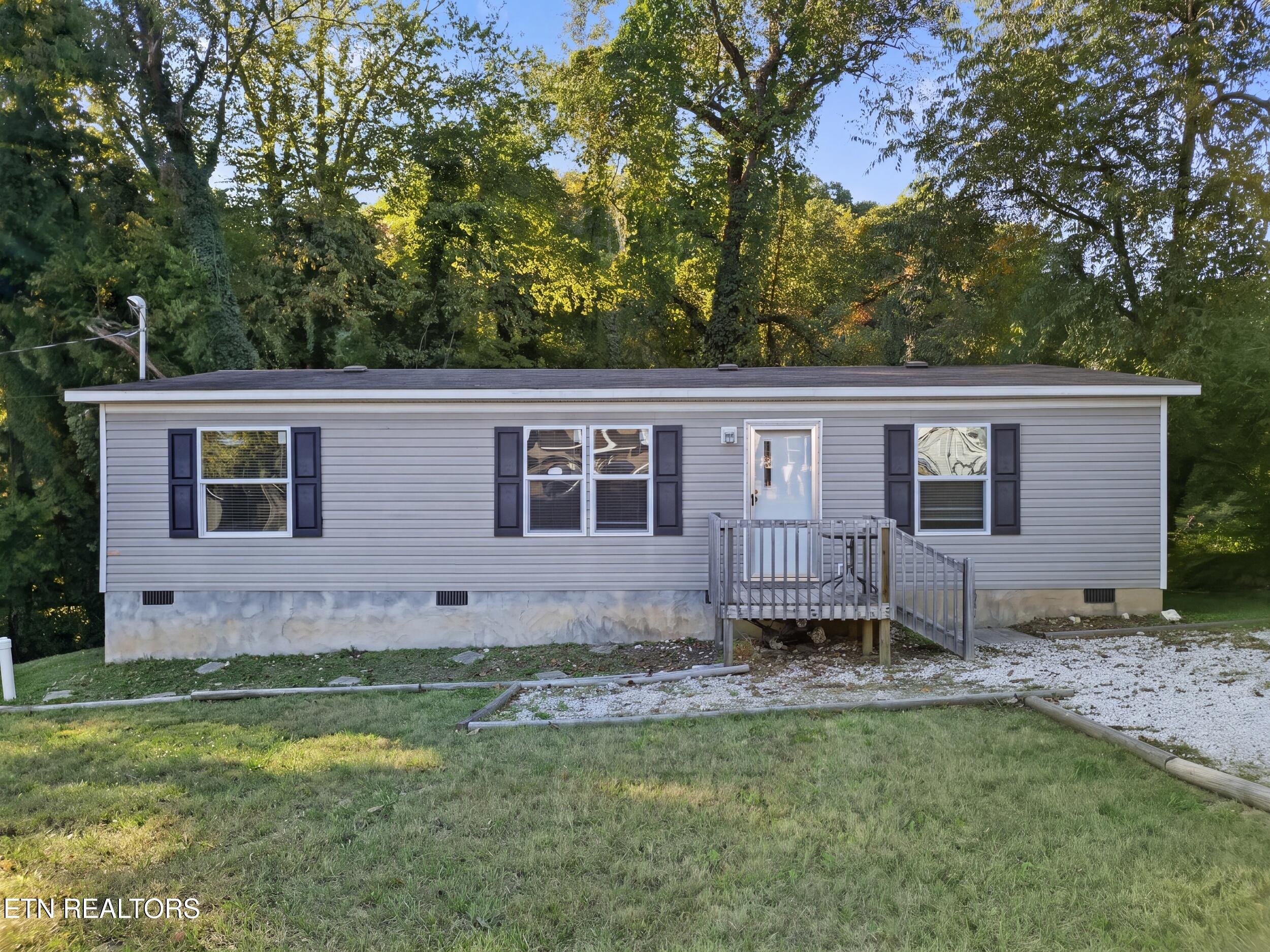 438 Jarnigan Street Clinton TN 37716