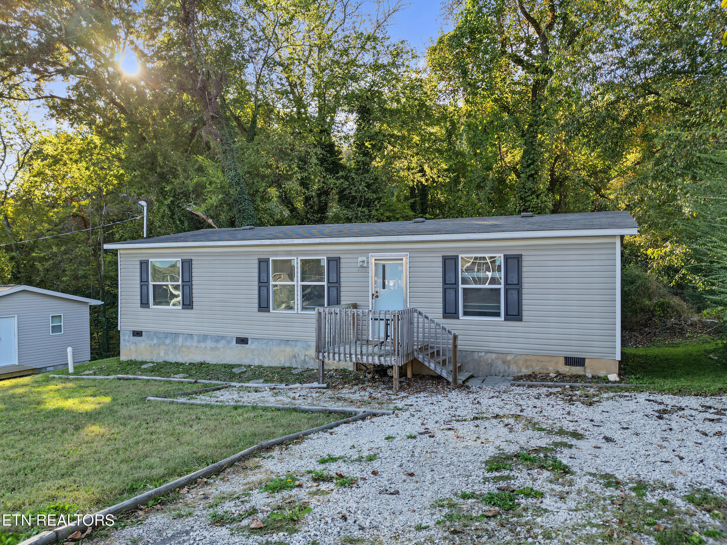 438 Jarnigan Street Clinton TN 37716