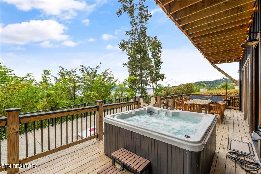 1398 Lake Haven Way Sevierville TN 37876