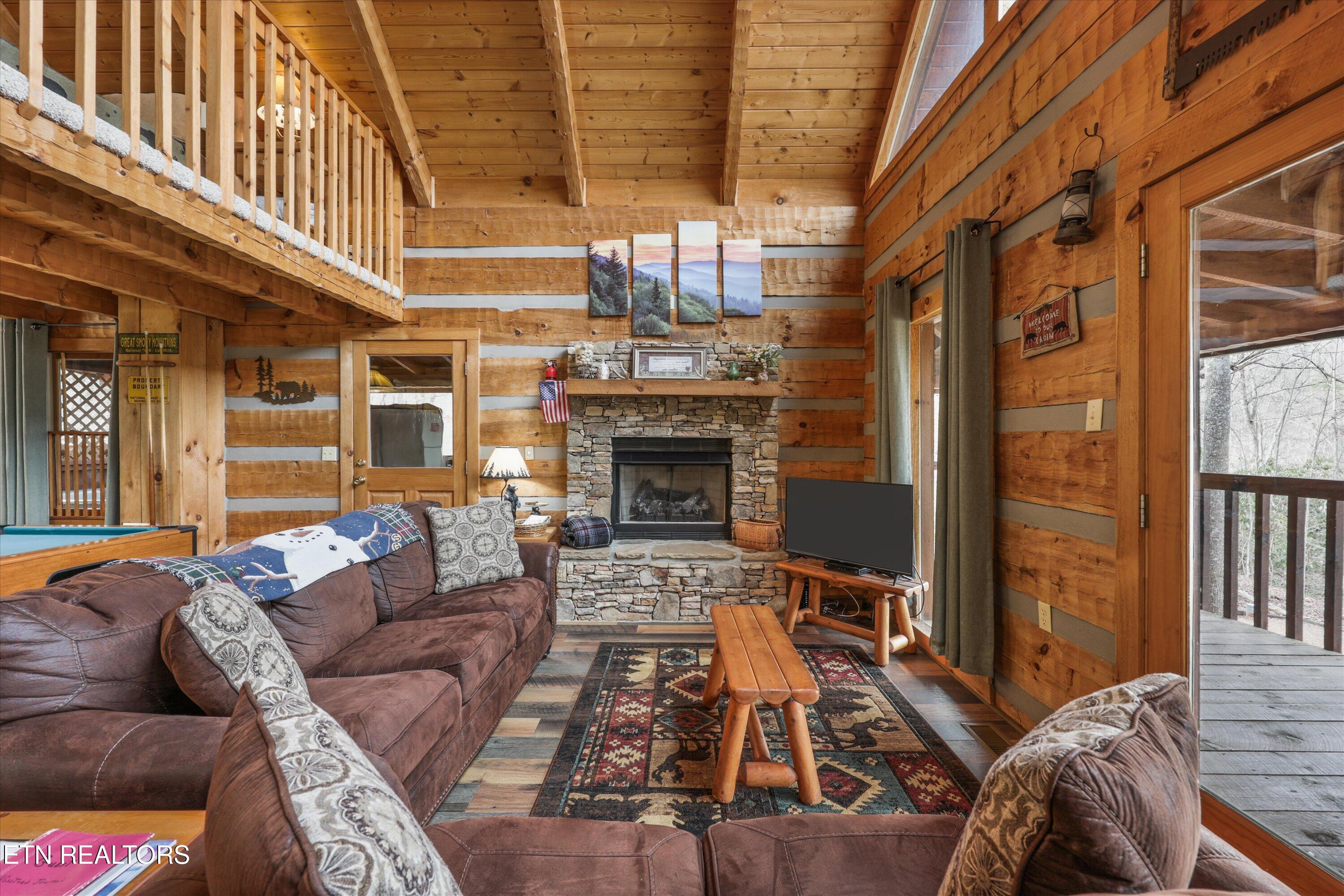 1128 Oak Court Gatlinburg TN 37738