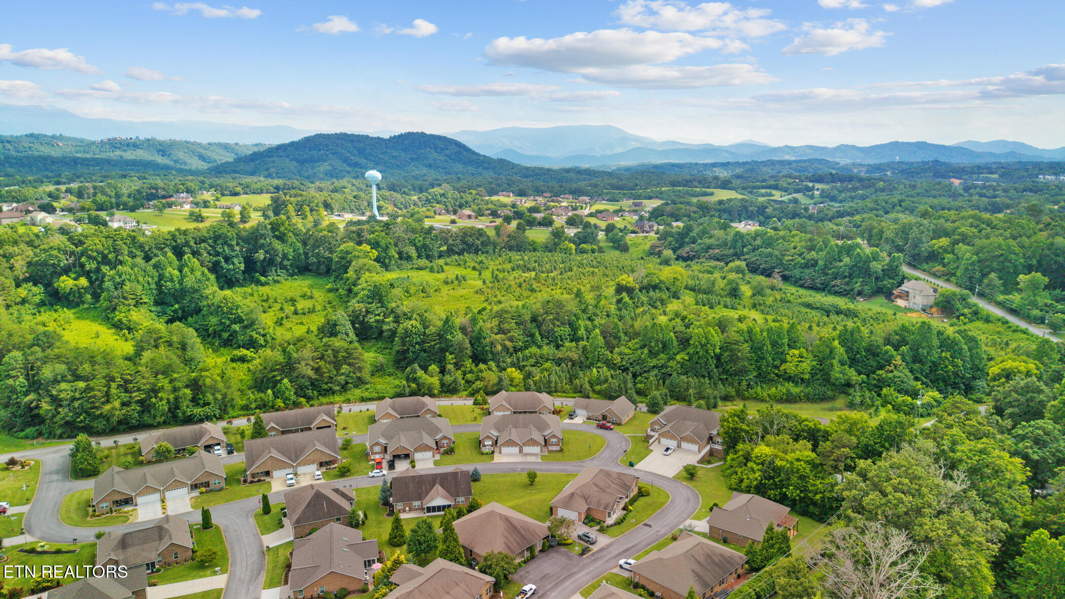 2122 Zion Drive Sevierville TN 37862
