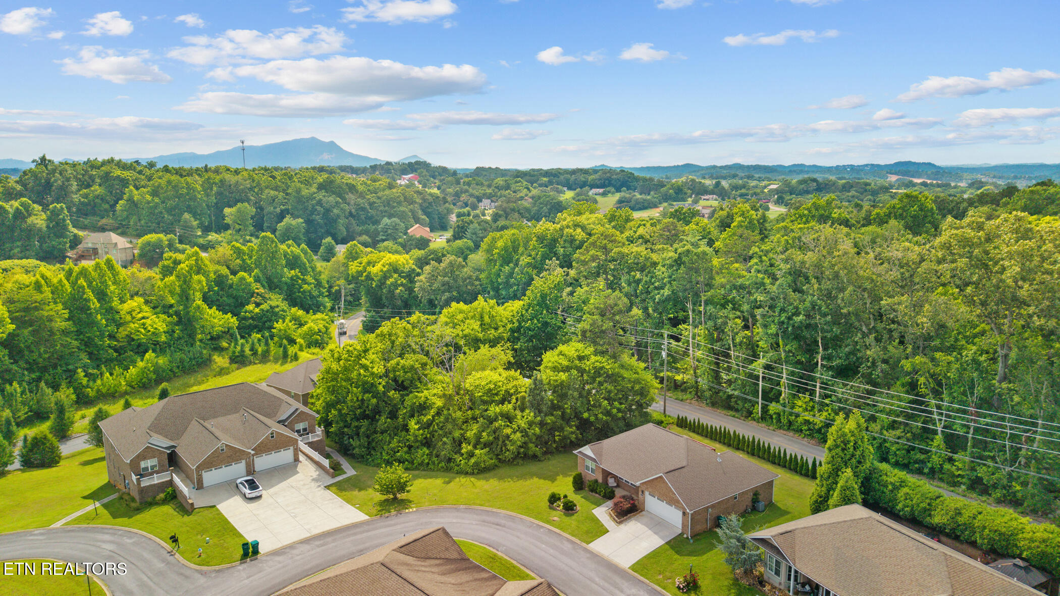 2122 Zion Drive Sevierville TN 37862
