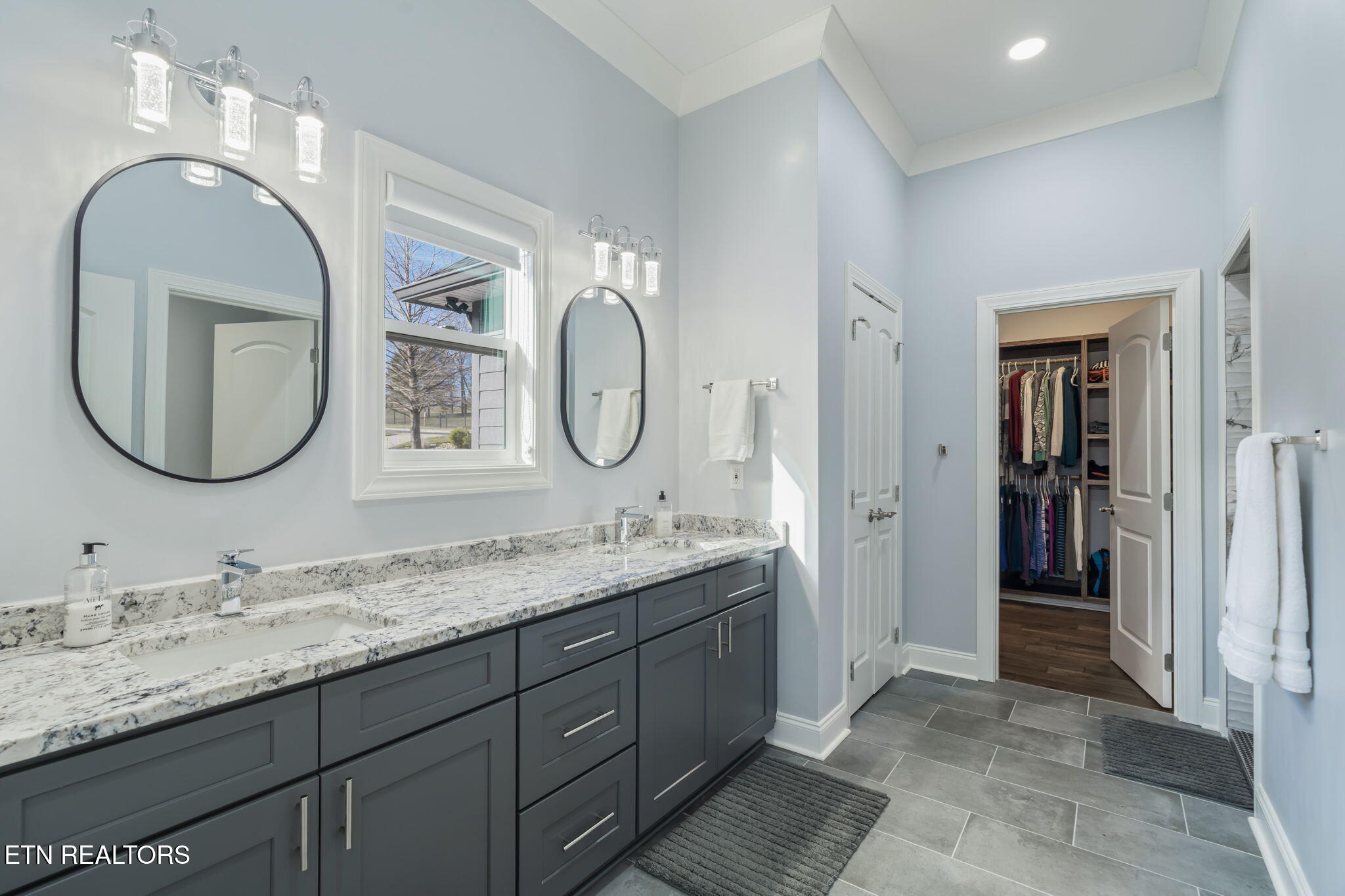 176 S Kanutsu Lane Loudon TN 37774