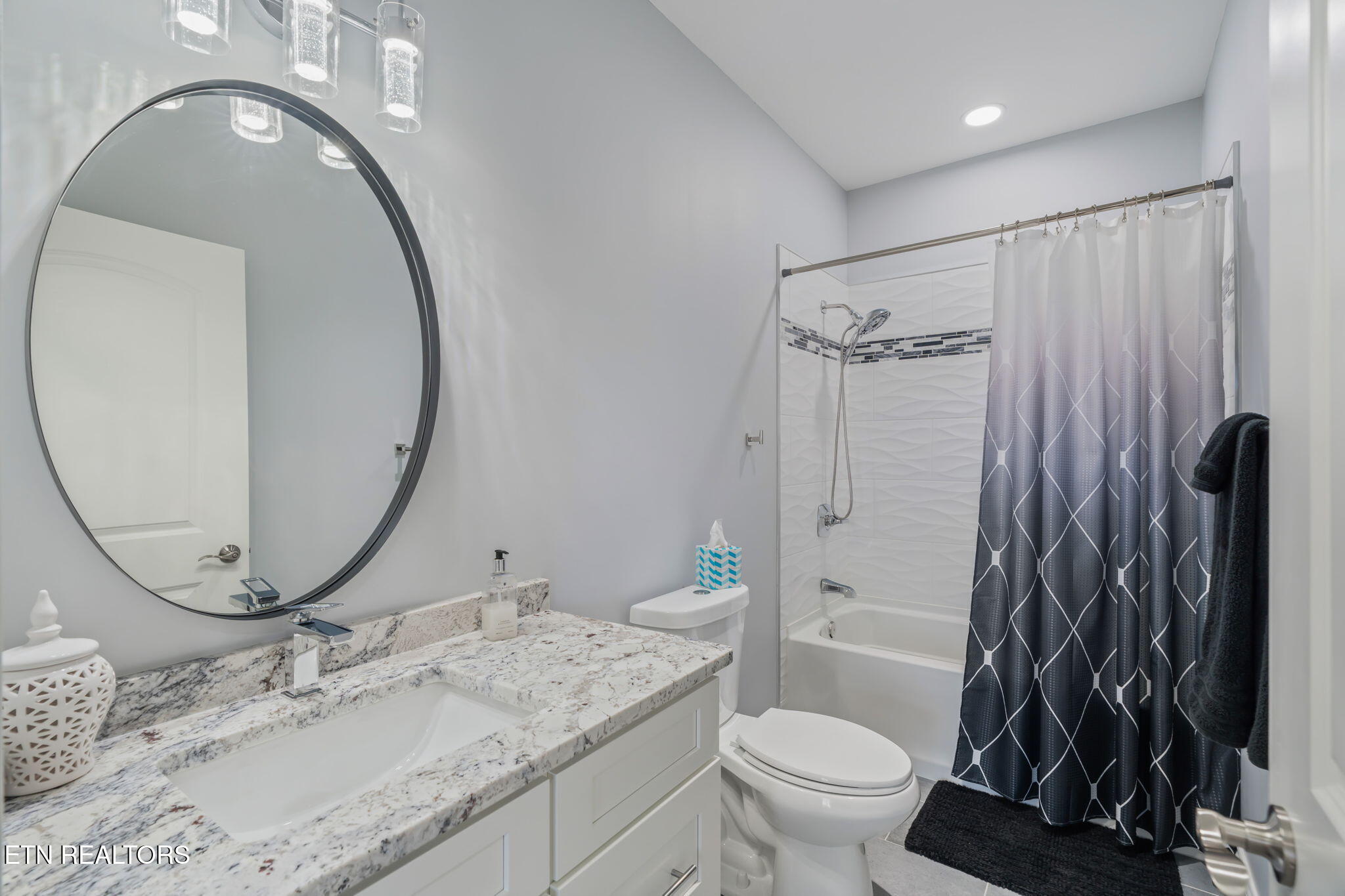 176 S Kanutsu Lane Loudon TN 37774