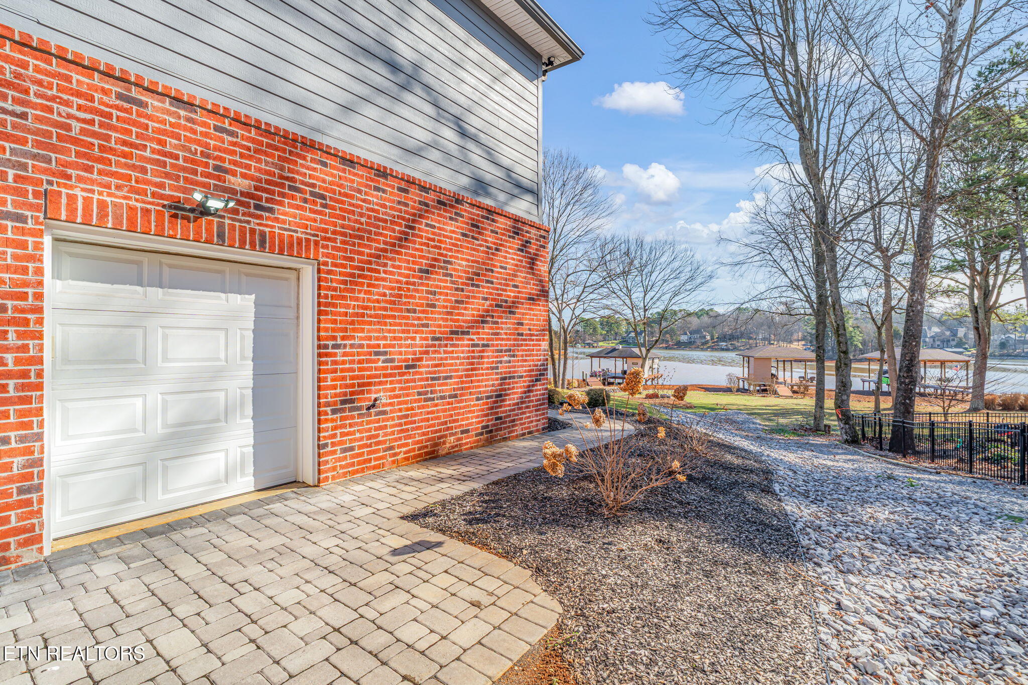 176 S Kanutsu Lane Loudon TN 37774