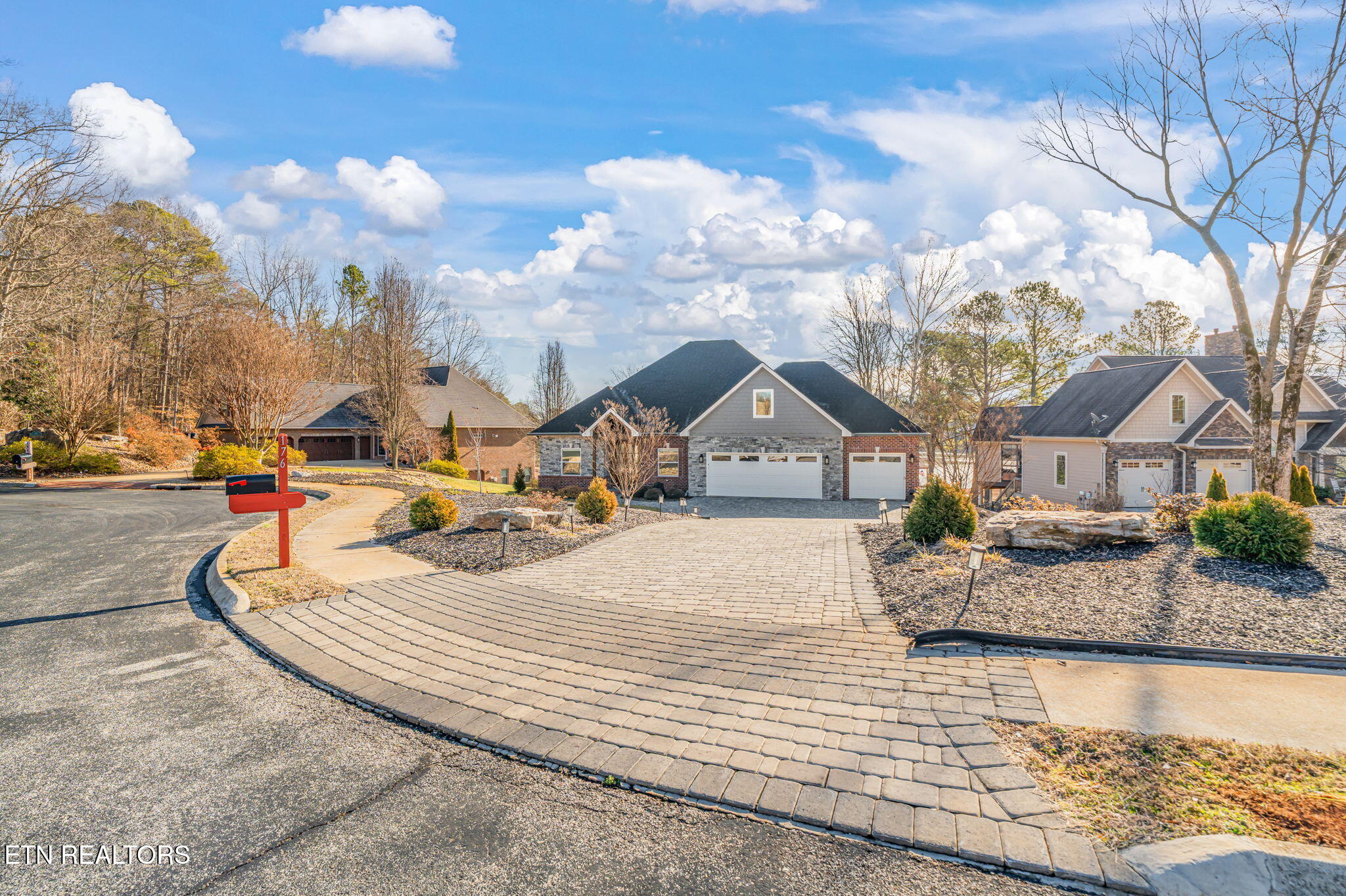 176 S Kanutsu Lane Loudon TN 37774