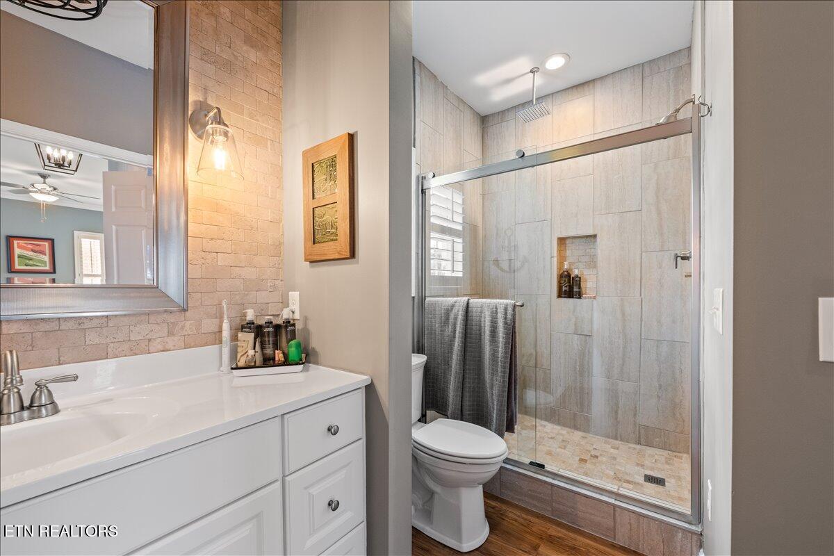 262 Bluff Trace Jacksboro TN 37757