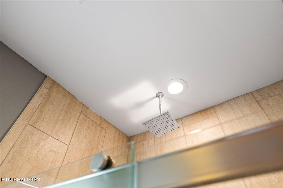 262 Bluff Trace Jacksboro TN 37757