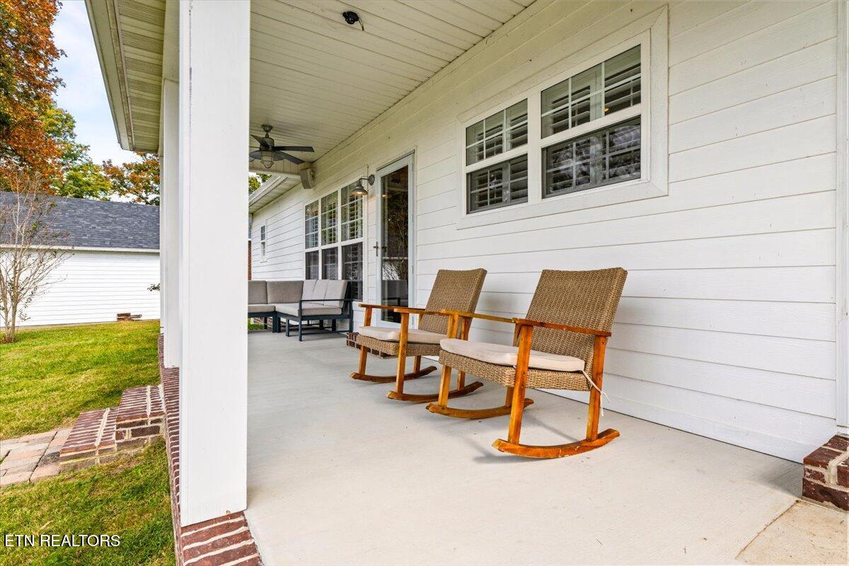 262 Bluff Trace Jacksboro TN 37757