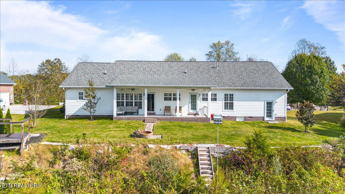 262 Bluff Trace Jacksboro TN 37757