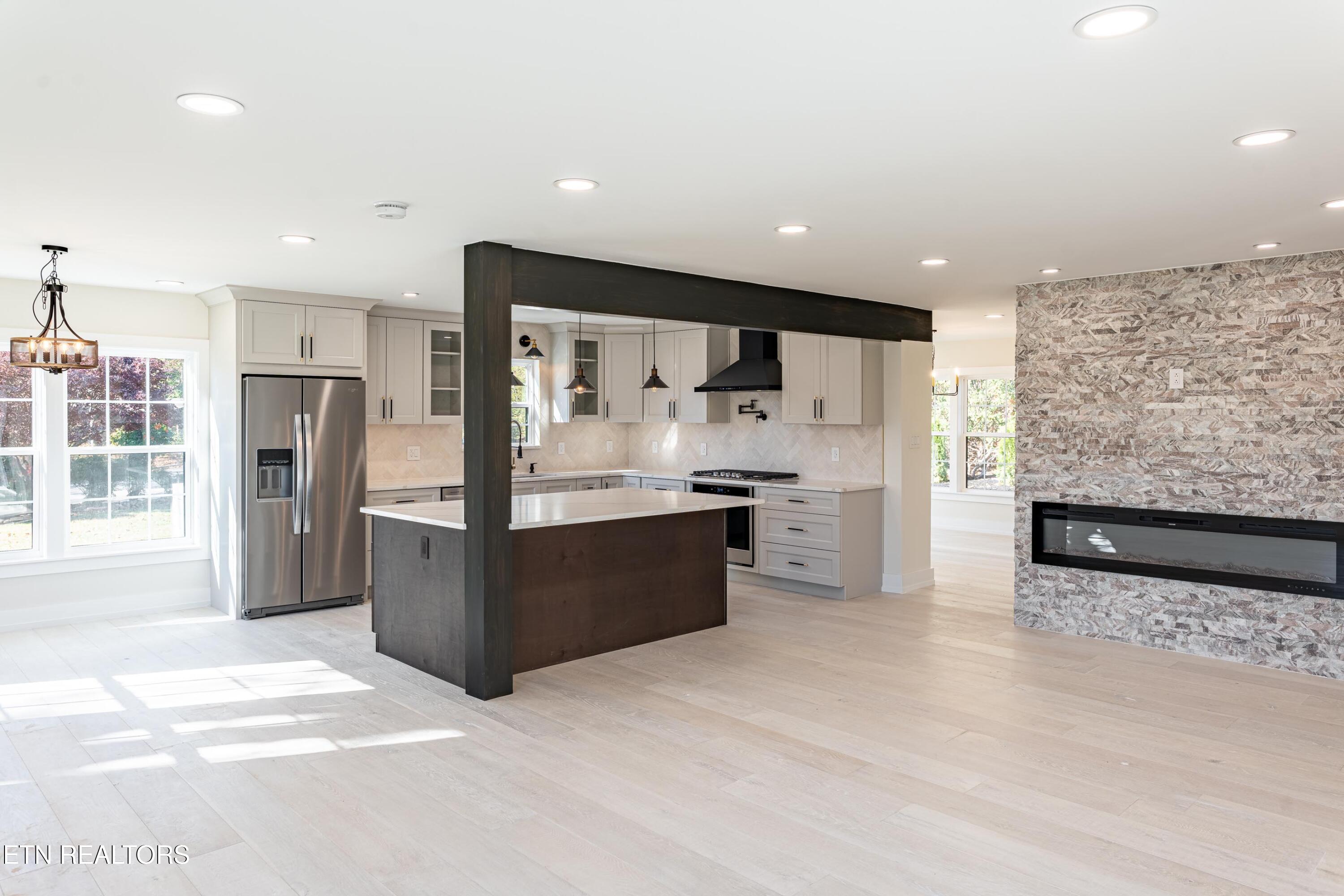 12000 S Fox Den Drive Knoxville TN 37934