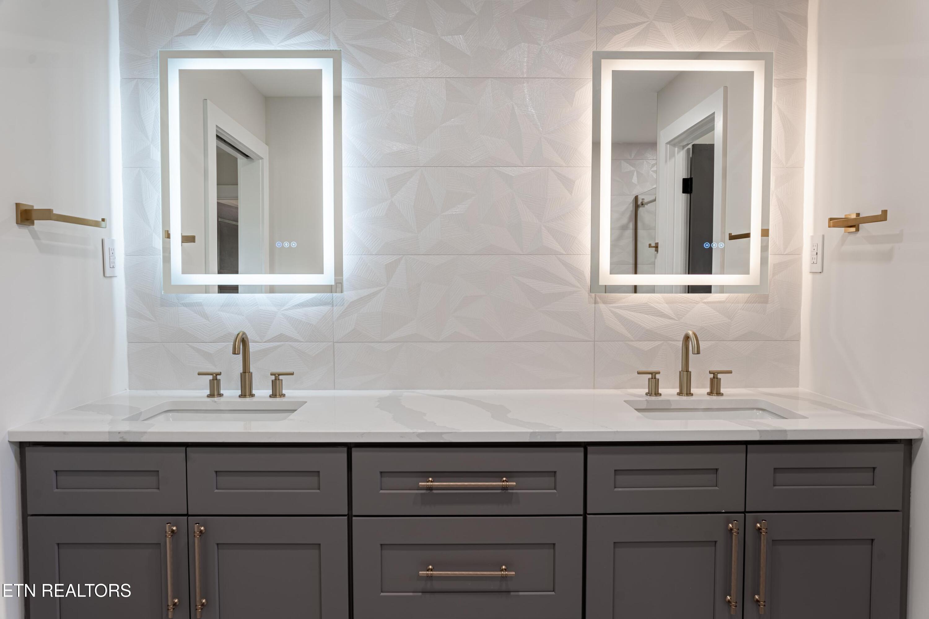 12000 S Fox Den Drive Knoxville TN 37934