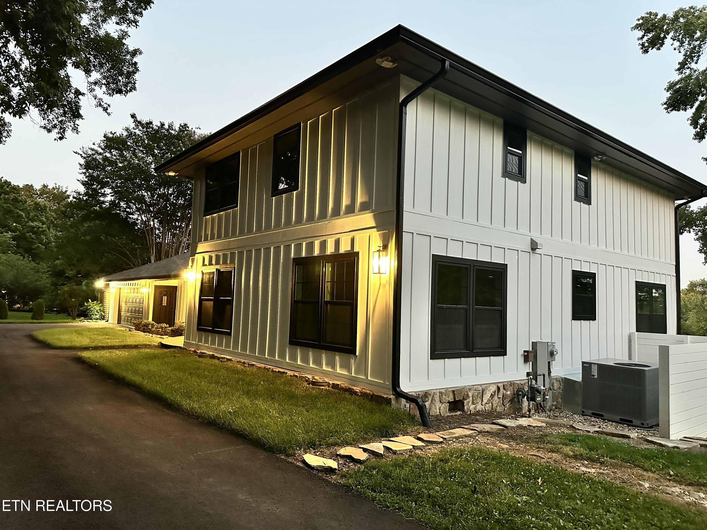 12000 S Fox Den Drive Knoxville TN 37934