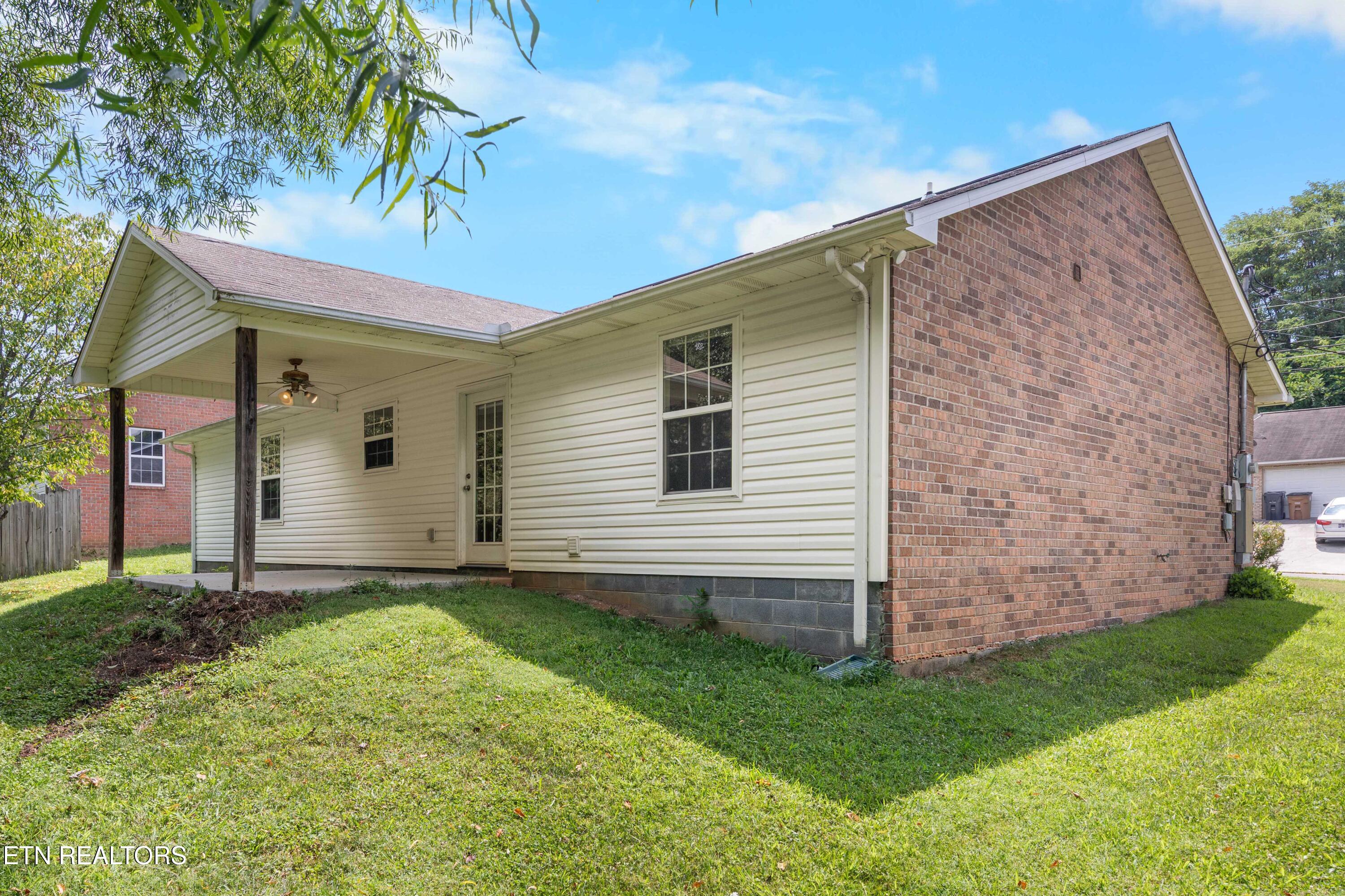 1813 Tillery Square Lane Knoxville TN 37912
