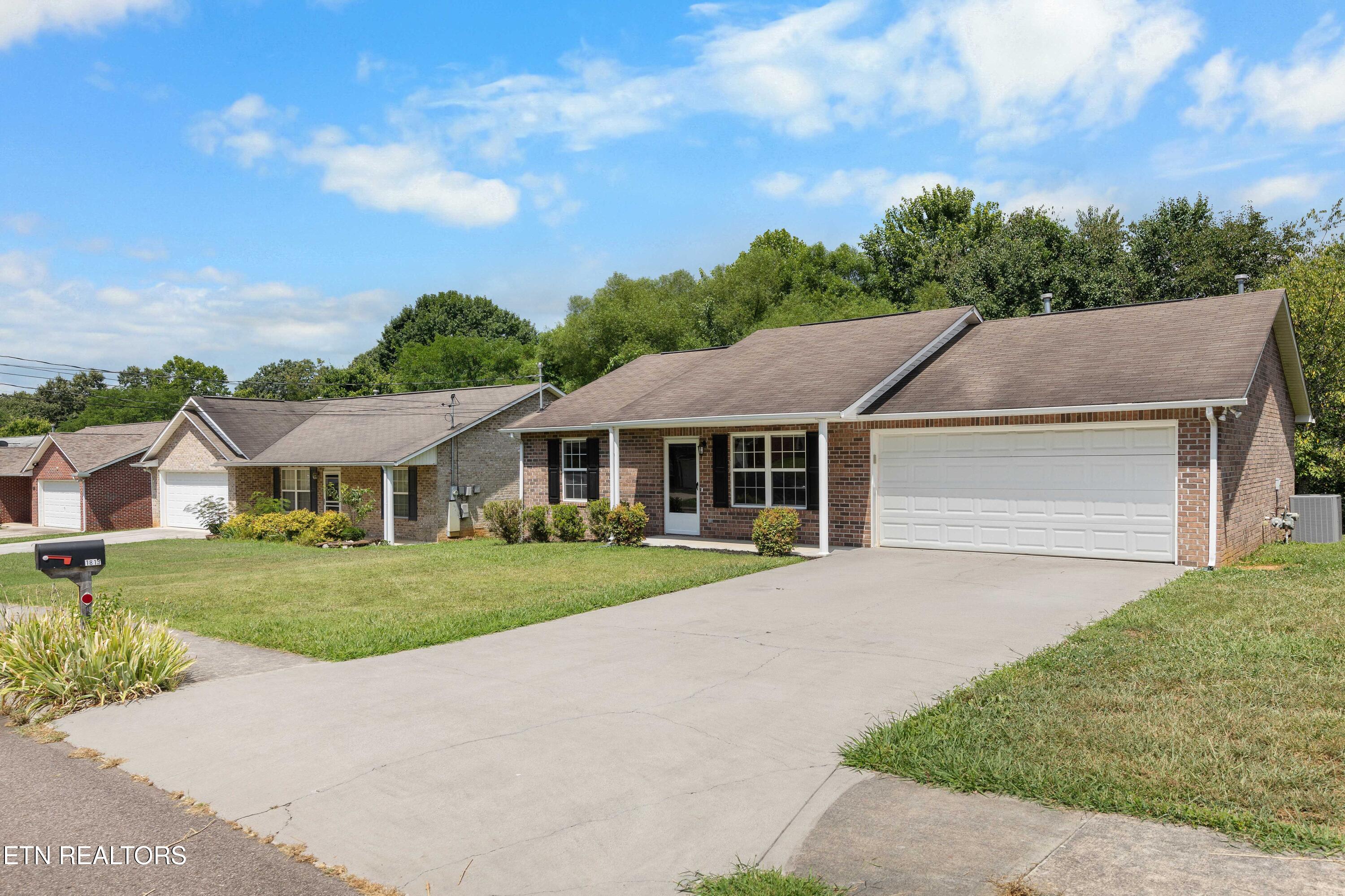 1813 Tillery Square Lane Knoxville TN 37912