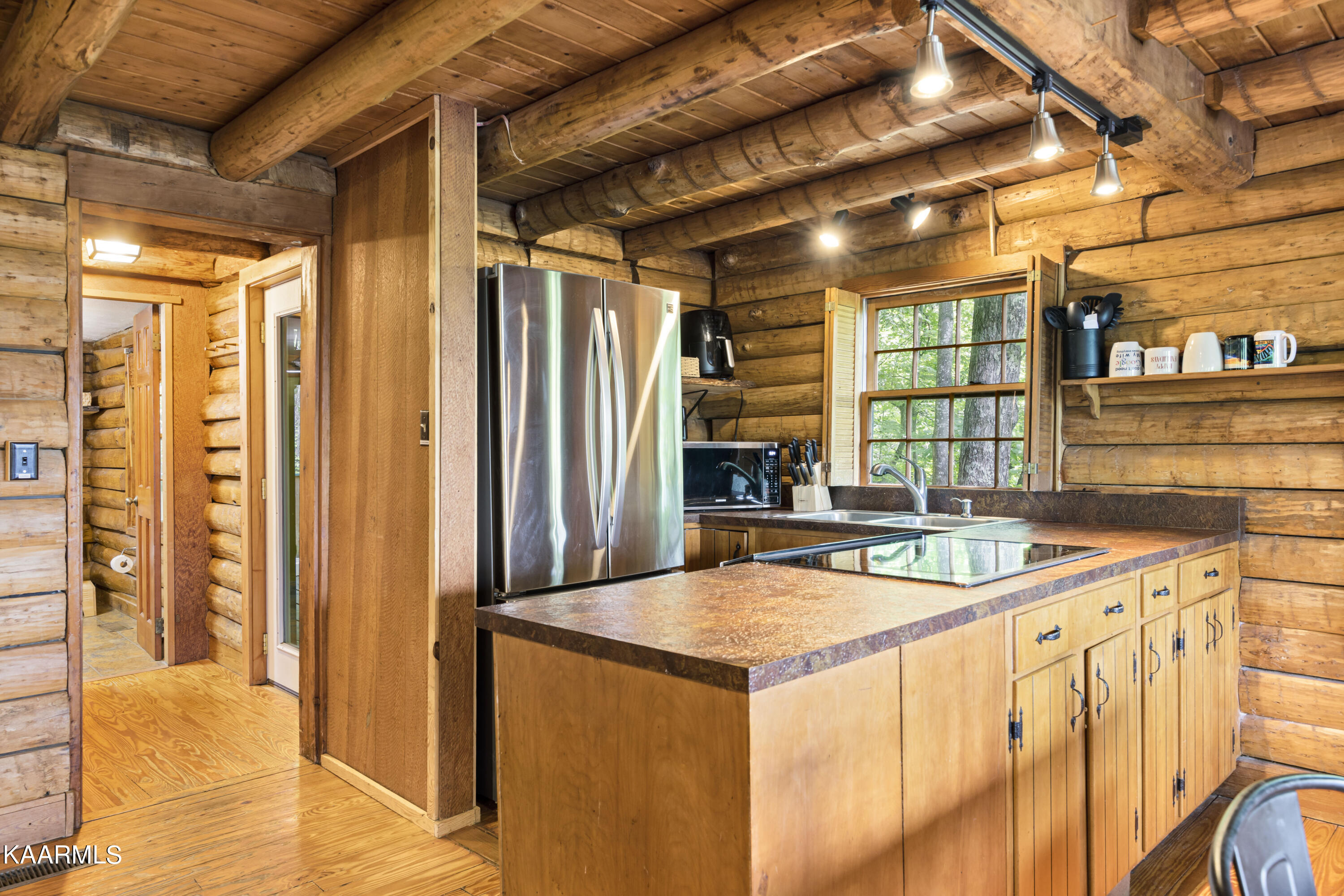 1008 E Foothills Drive Gatlinburg TN 37738