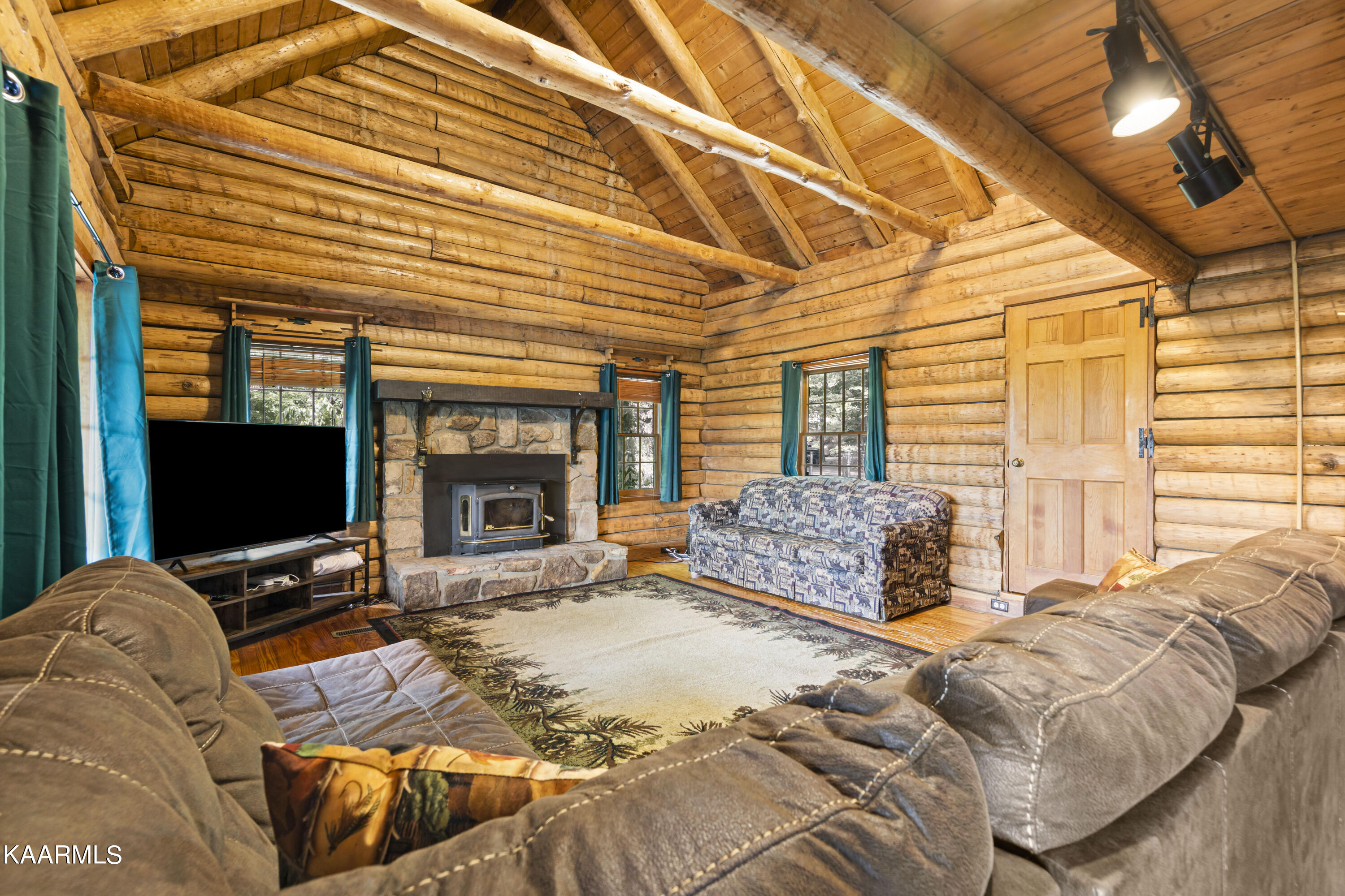 1008 E Foothills Drive Gatlinburg TN 37738