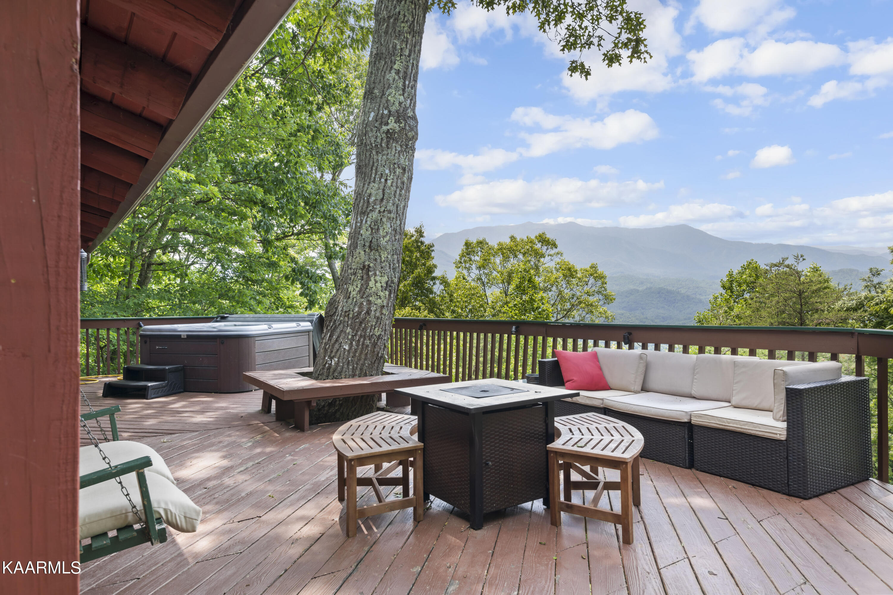 1008 E Foothills Drive Gatlinburg TN 37738