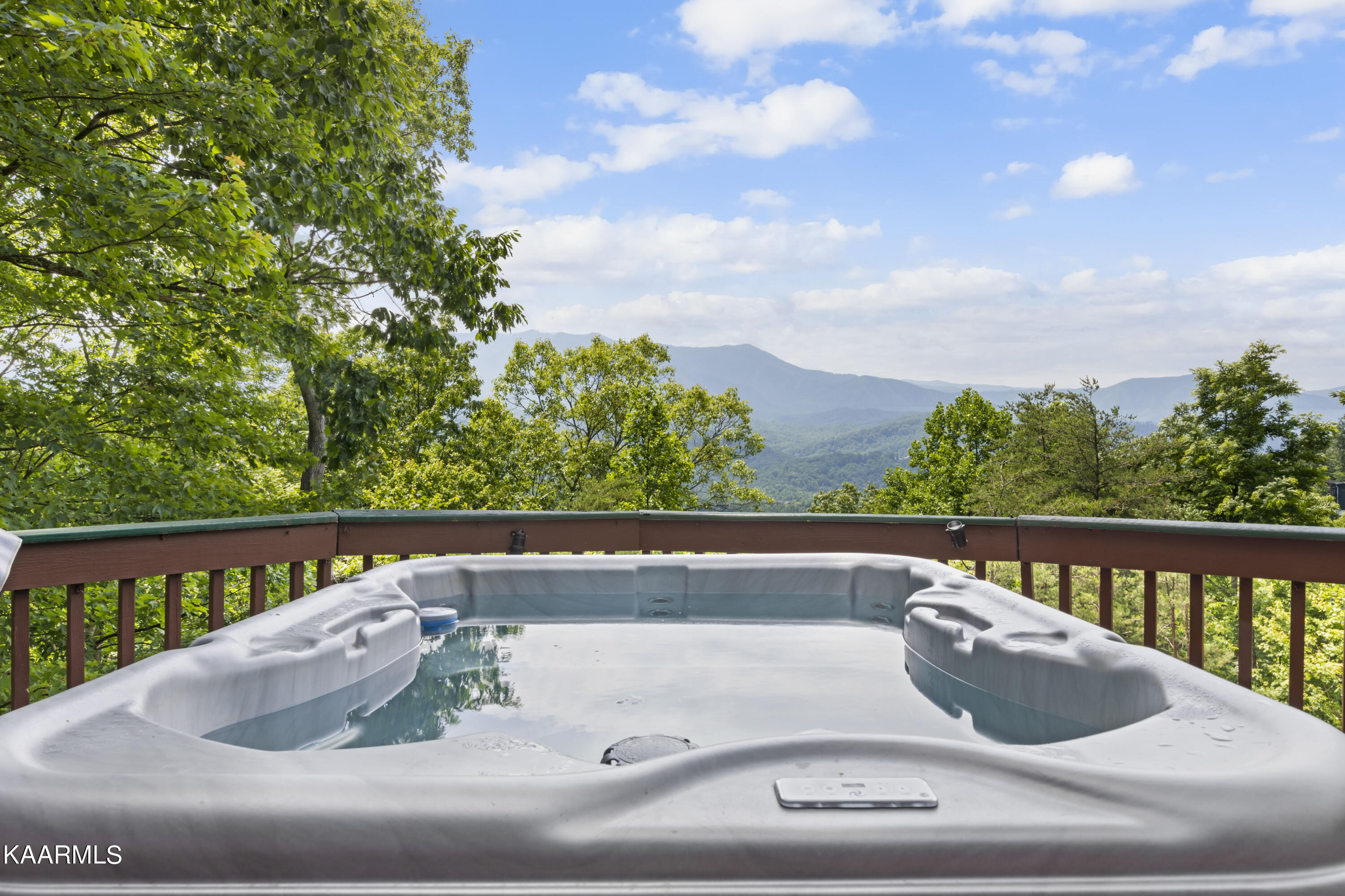 1008 E Foothills Drive Gatlinburg TN 37738