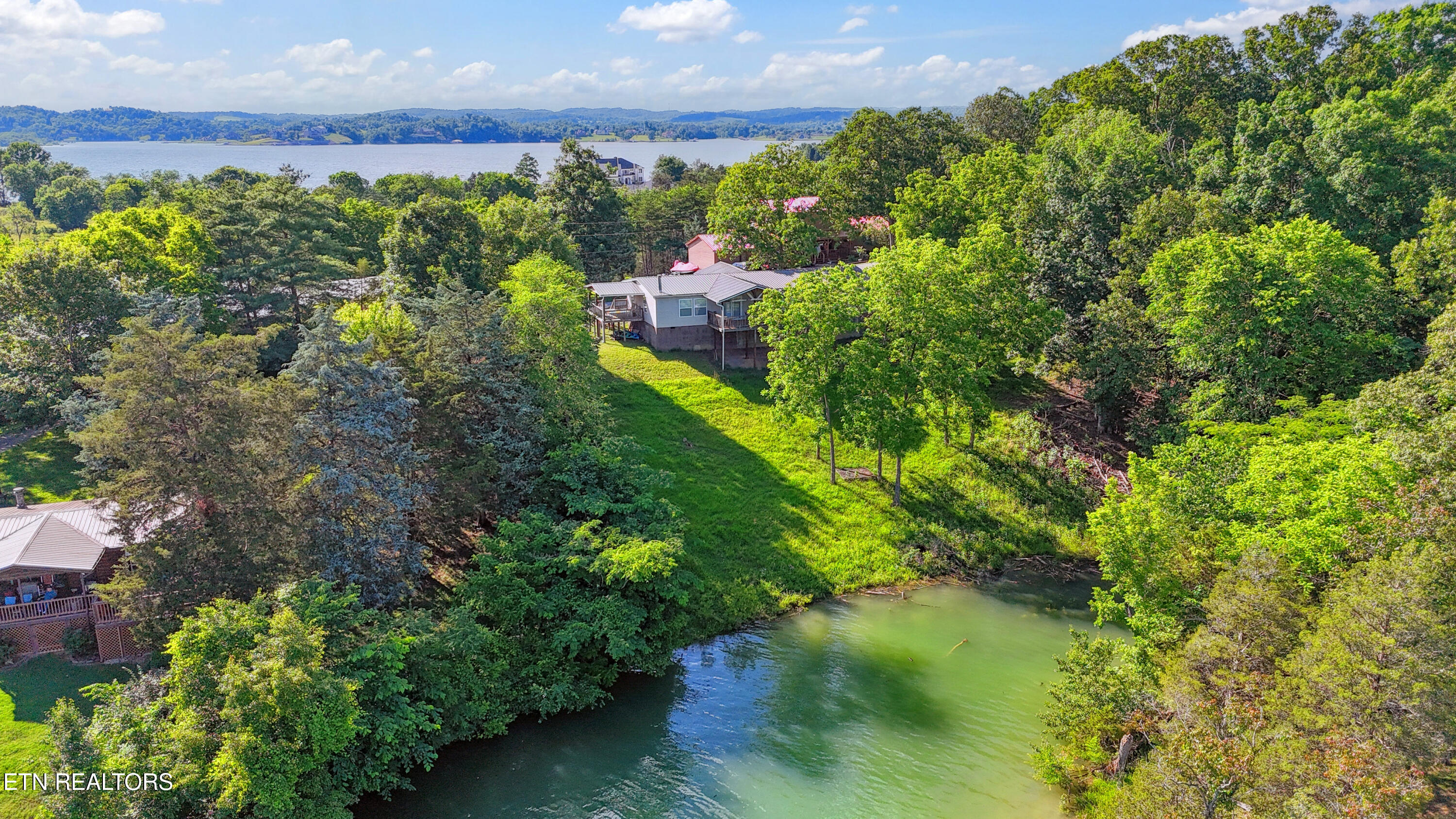 1366 Paradise Lane Dandridge TN 37725