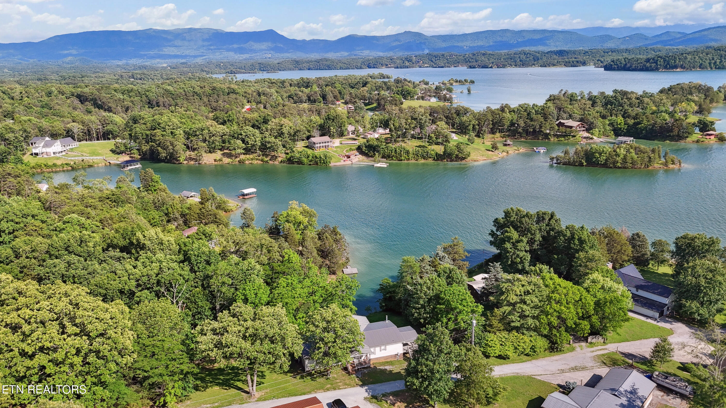 1366 Paradise Lane Dandridge TN 37725