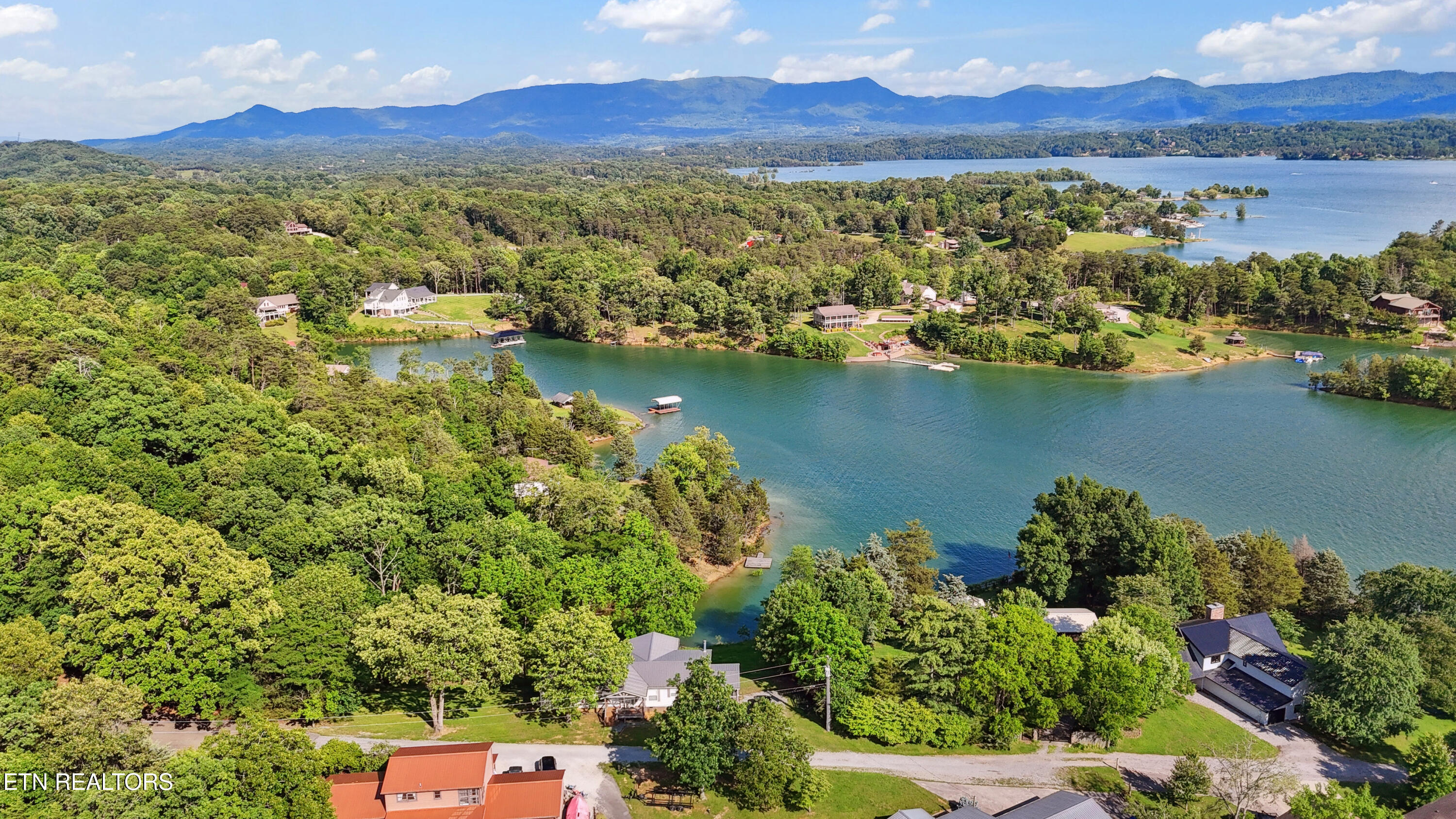 1366 Paradise Lane Dandridge TN 37725