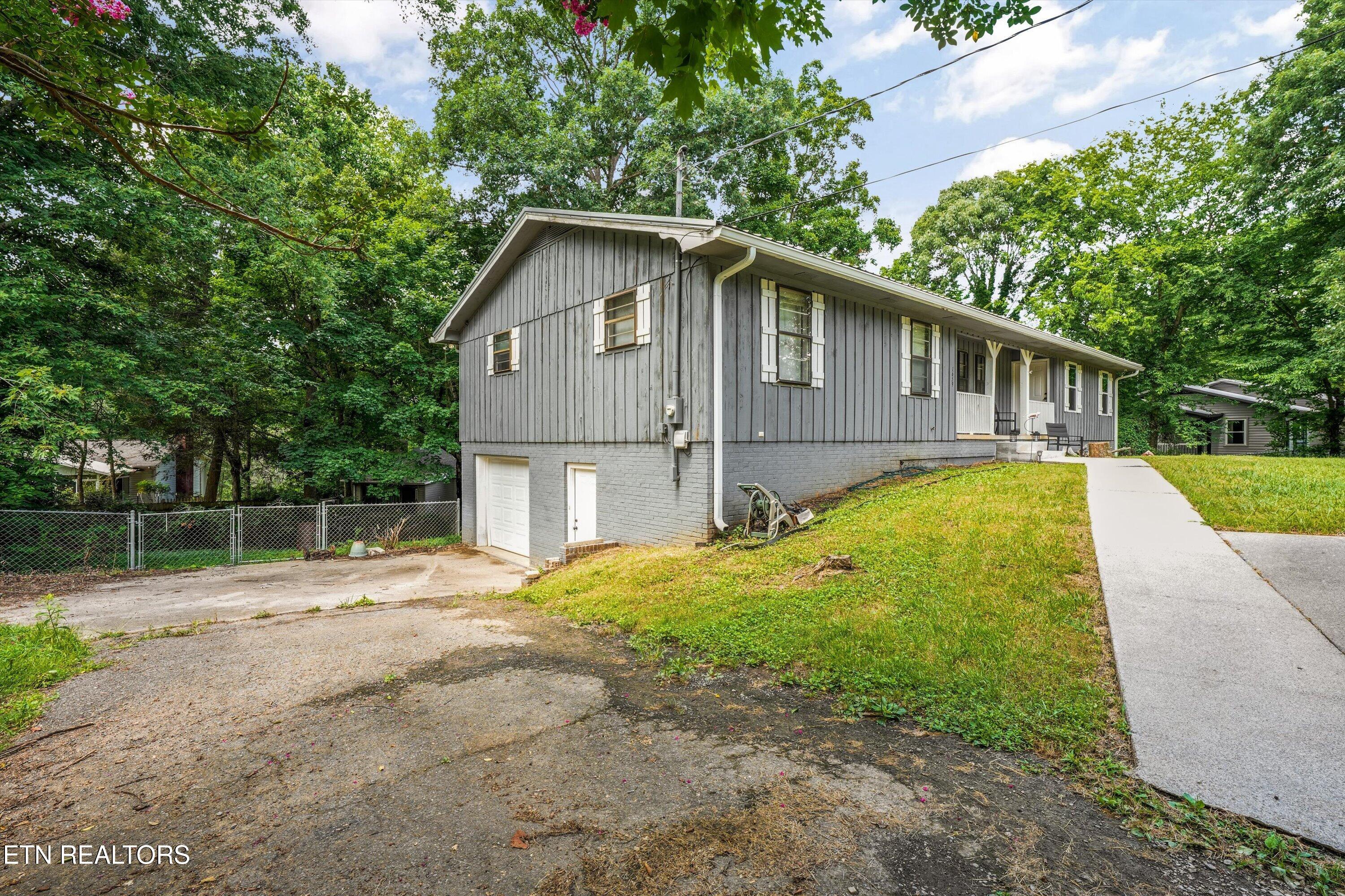1659 Middlesettlements Road Maryville TN 37801