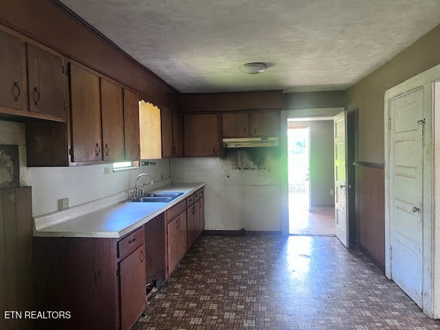 905 NW Queen Avenue Harriman TN 37748