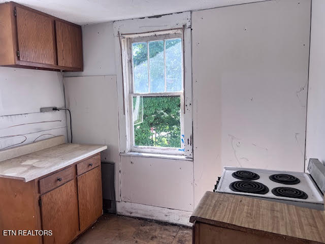 905 NW Queen Avenue Harriman TN 37748