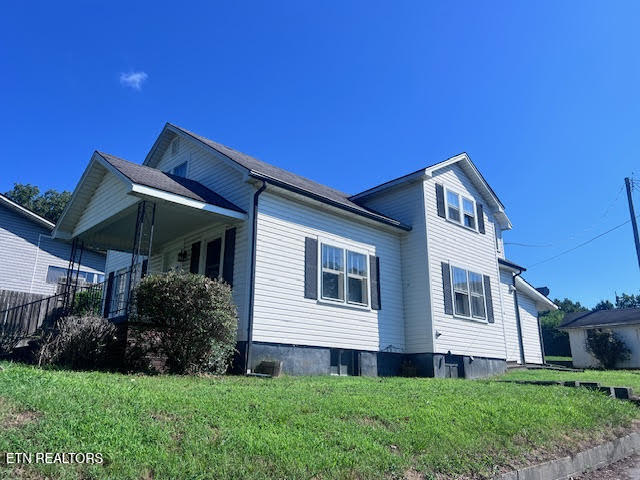 905 NW Queen Avenue Harriman TN 37748