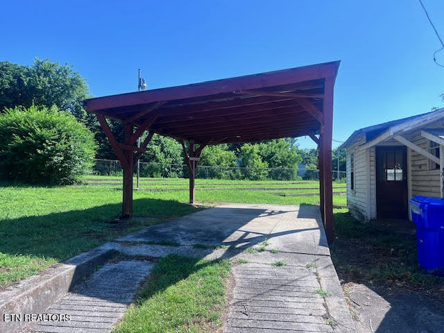 905 NW Queen Avenue Harriman TN 37748
