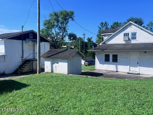 905 NW Queen Avenue Harriman TN 37748