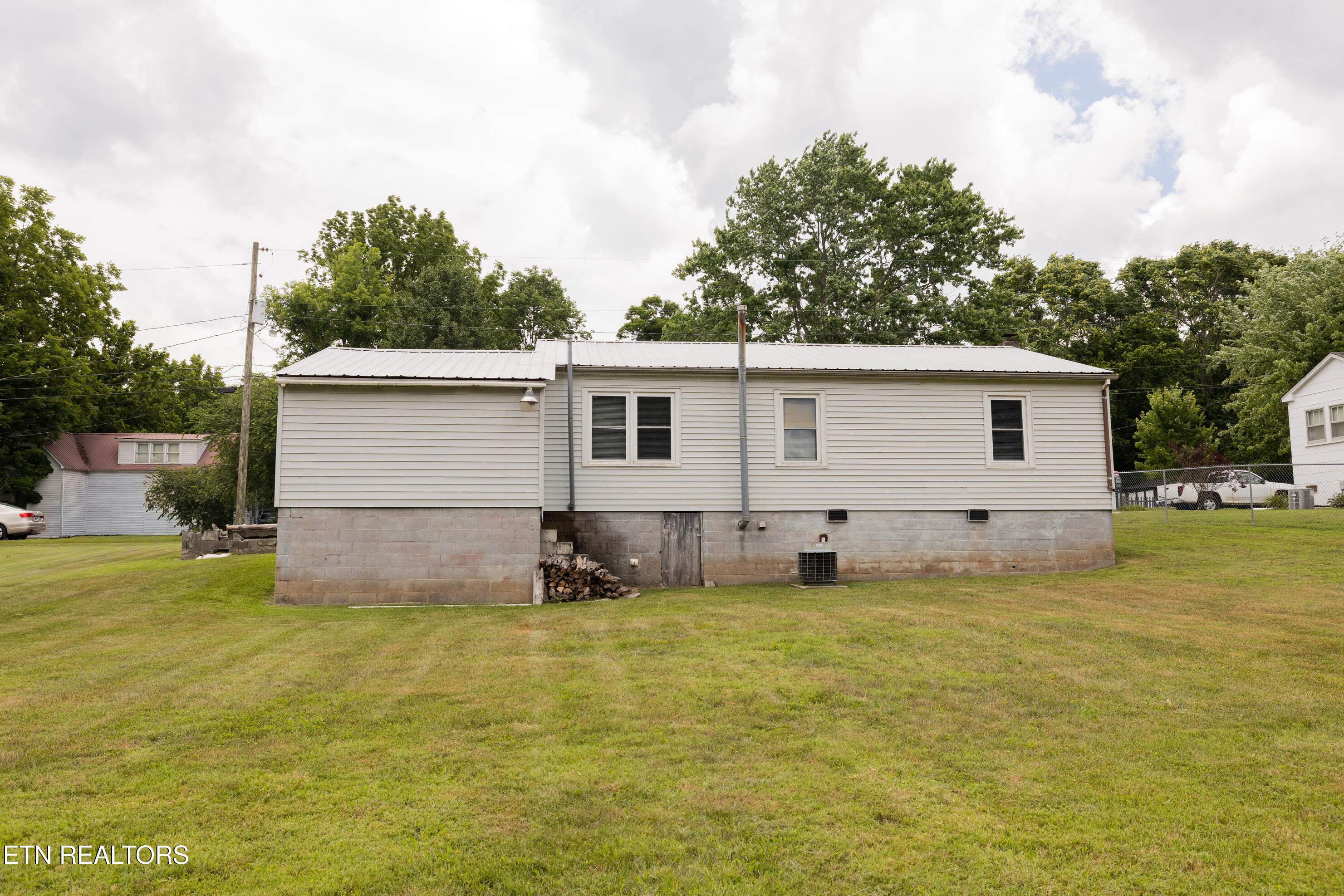 305 W Bronson Street Sparta TN 38583